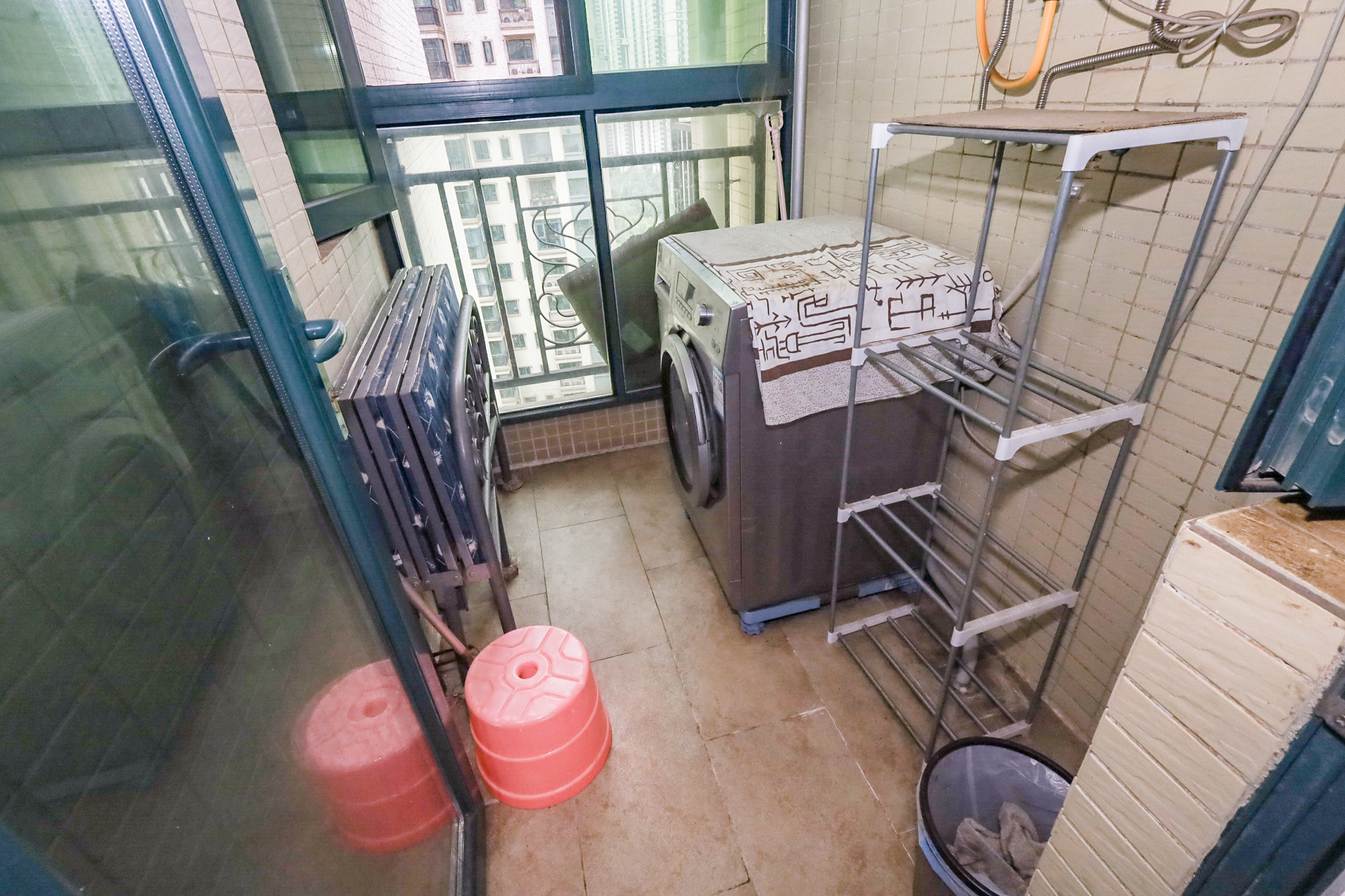 恒大御景湾  3室2厅2卫   160.00万阳台