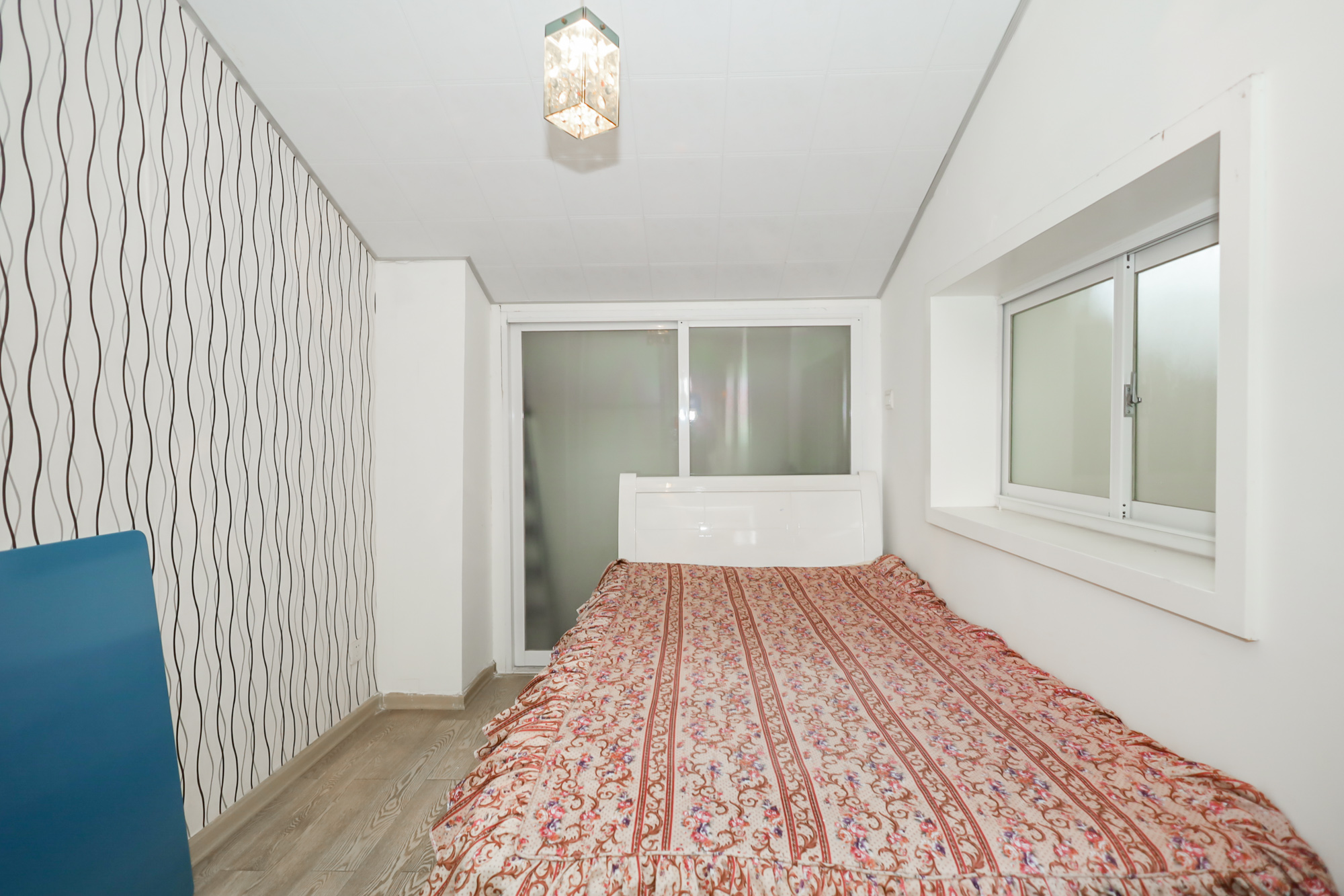 景秀江山  5室2厅3卫   238.00万卧室