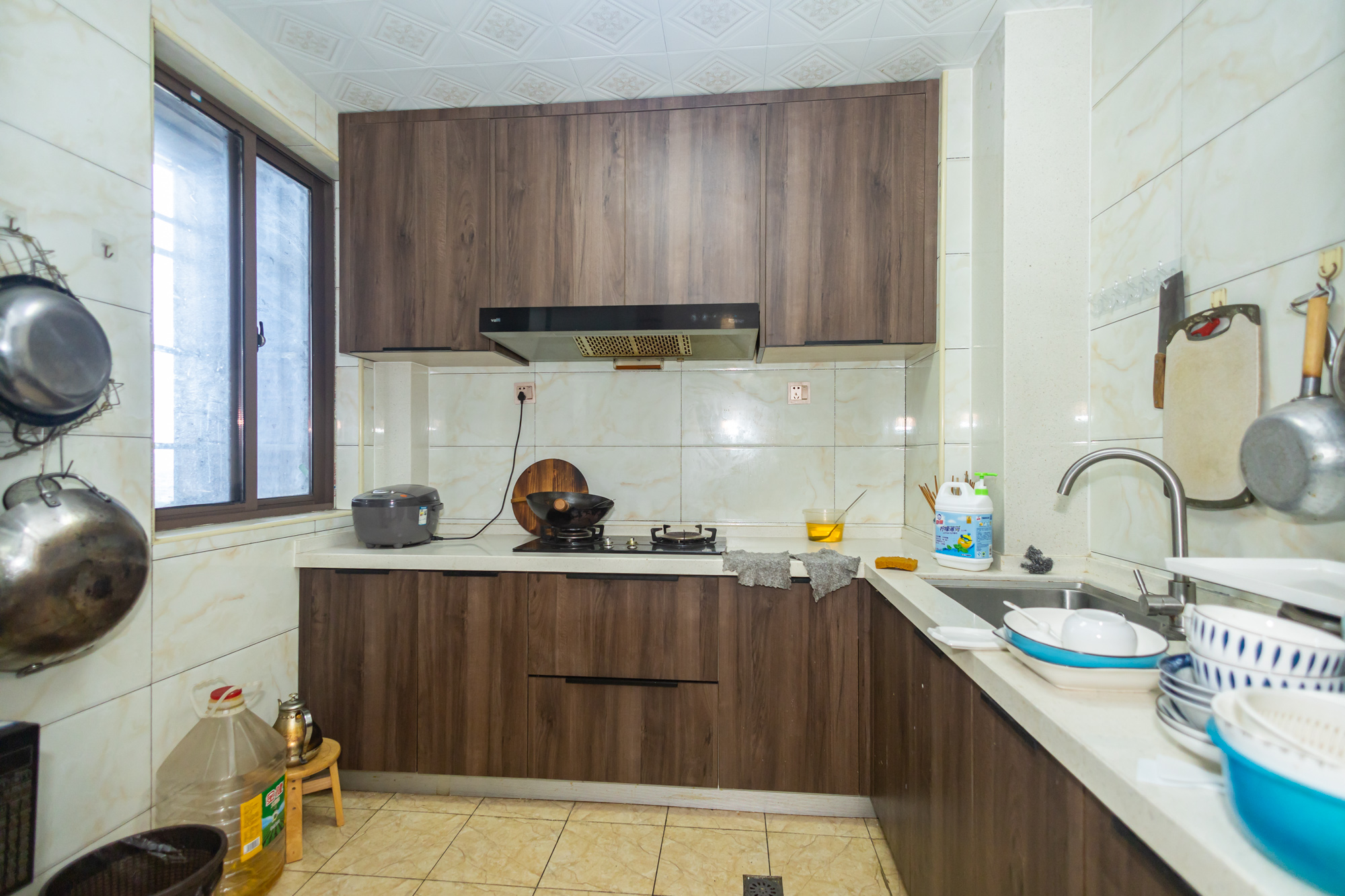 新长海广场 3室2厅2卫 68.8万 新长海广场 3室2厅2卫 68.8万厨房