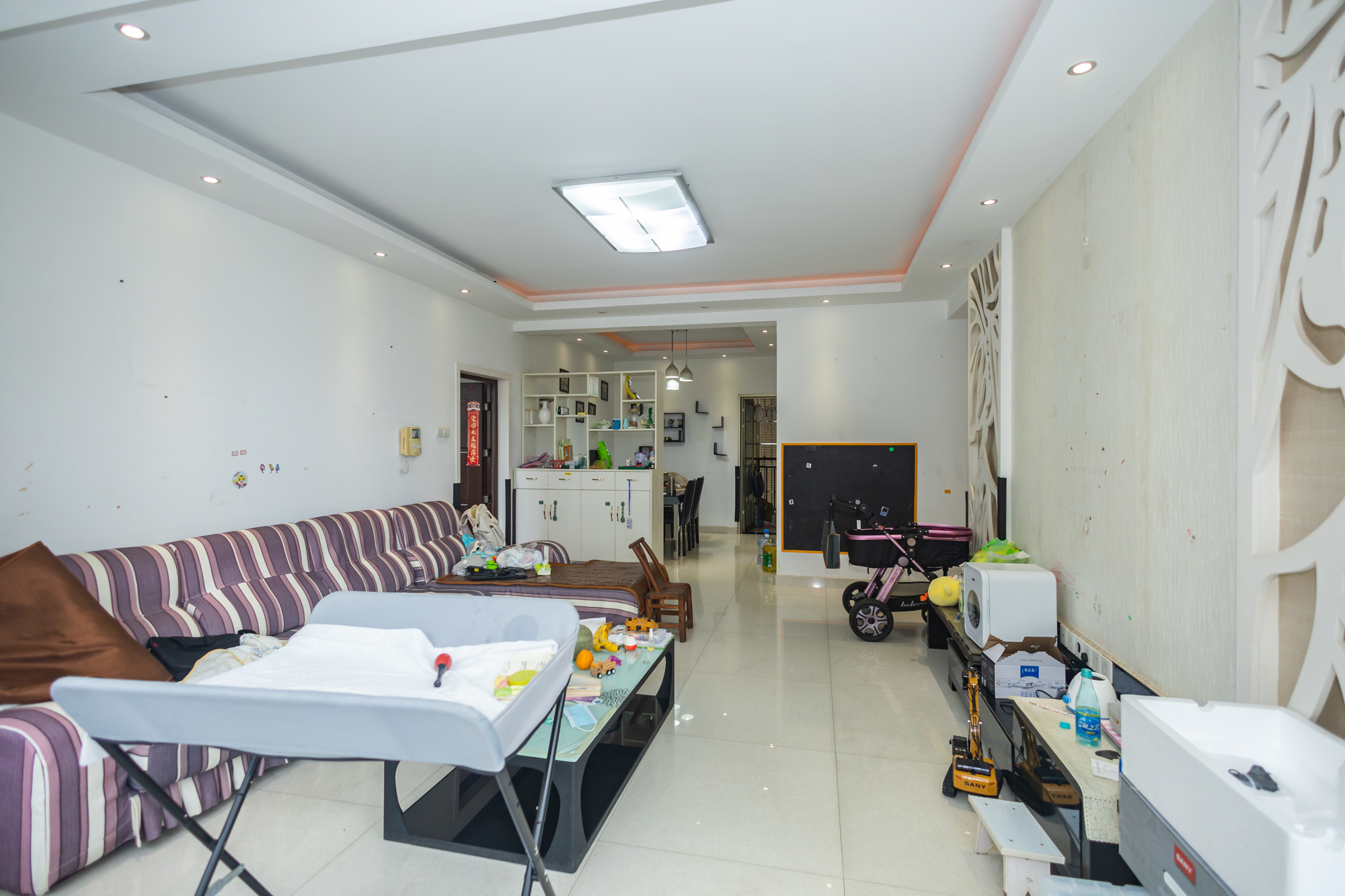 楚天世纪城东苑 3室2厅2卫 77.6万 楚天世纪城东苑 3室2厅2卫 77.6万客厅