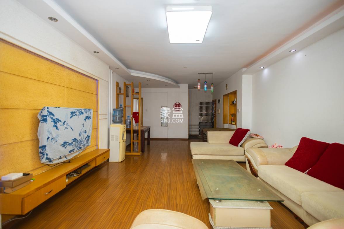 紫晶城  3室2厅2卫    98.8万 紫晶城  3室2厅2卫    98.8万客厅