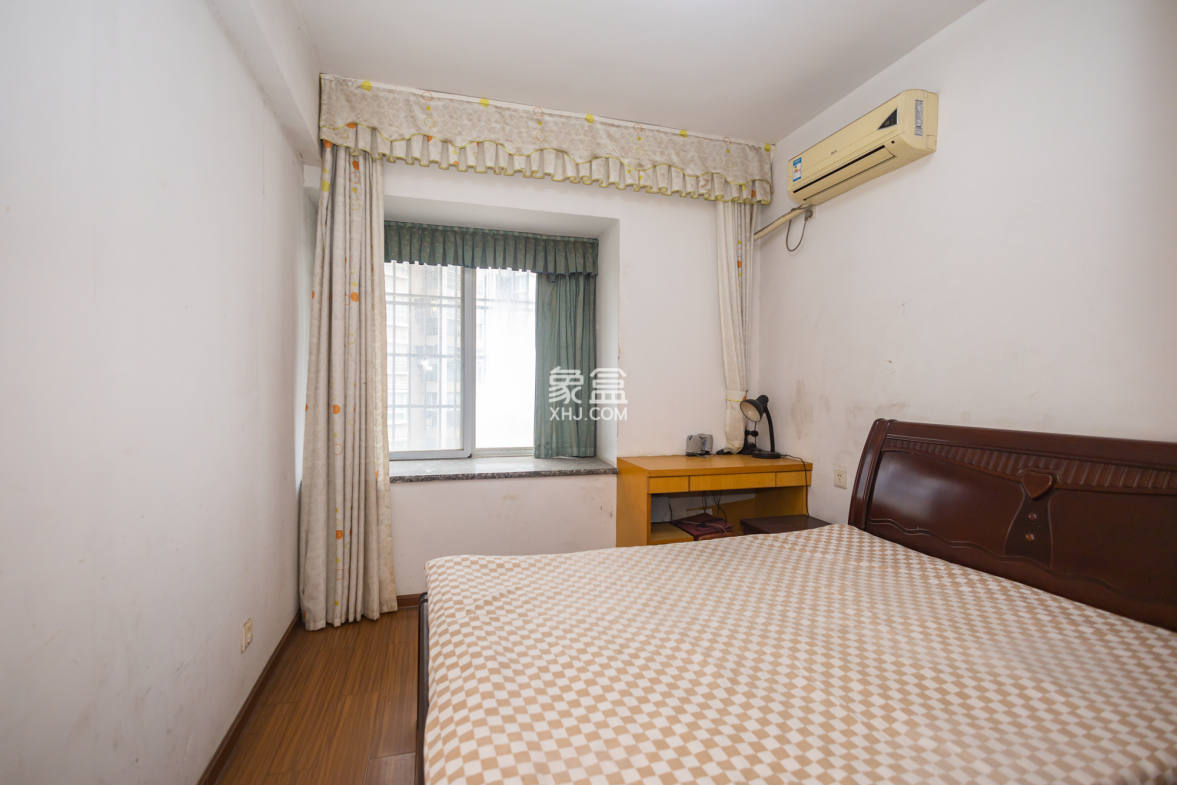 紫晶城  3室2厅2卫    98.8万 紫晶城  3室2厅2卫    98.8万卧室