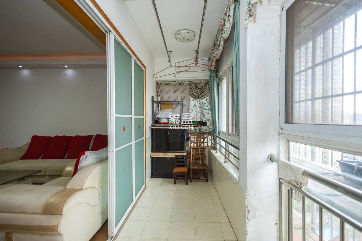 紫晶城  3室2厅2卫    98.8万 紫晶城  3室2厅2卫    98.8万阳台