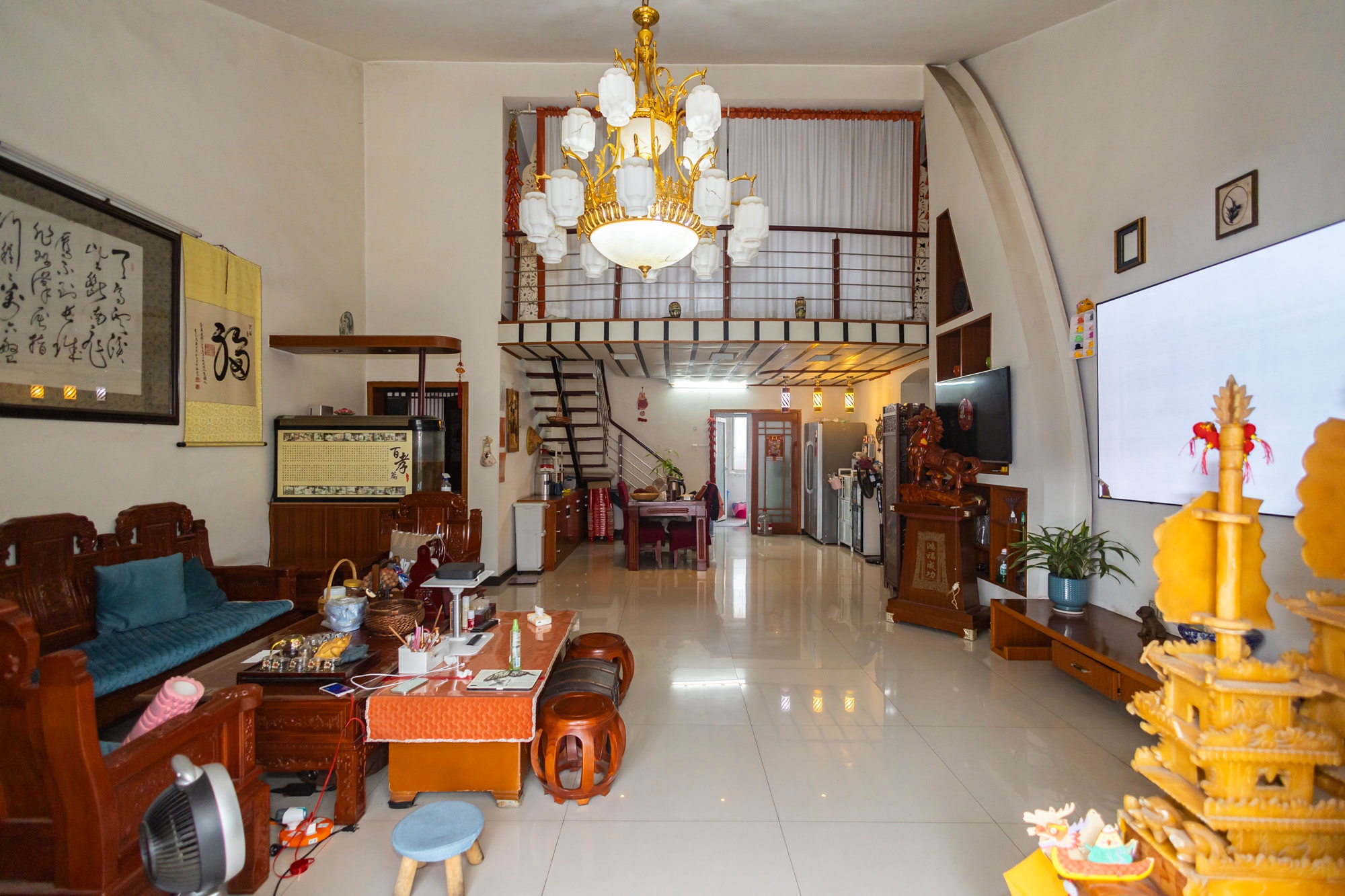 湘绣城  4室2厅1卫    84.0万客厅