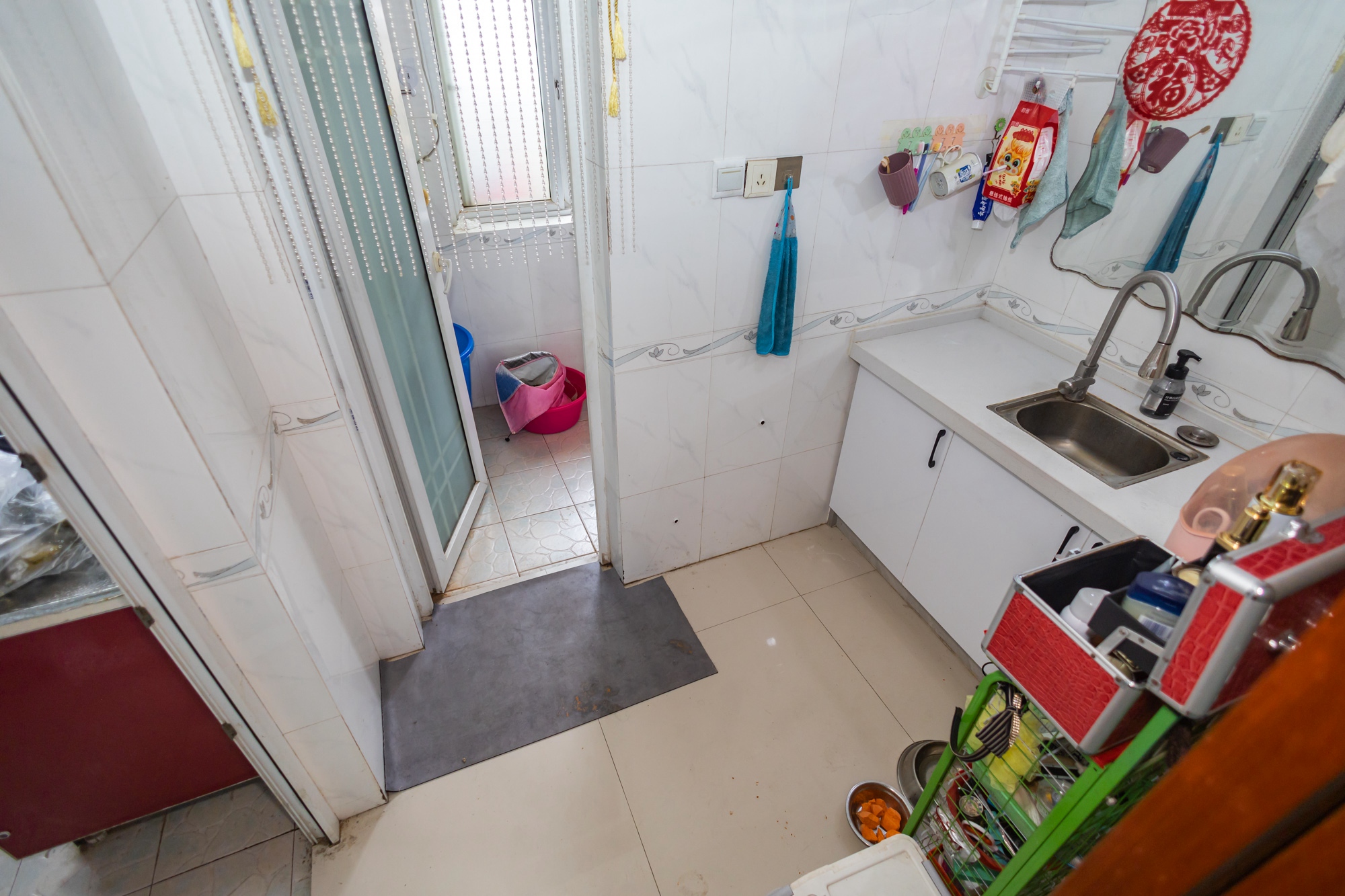 湘绣城  4室2厅1卫    84.0万卫生间