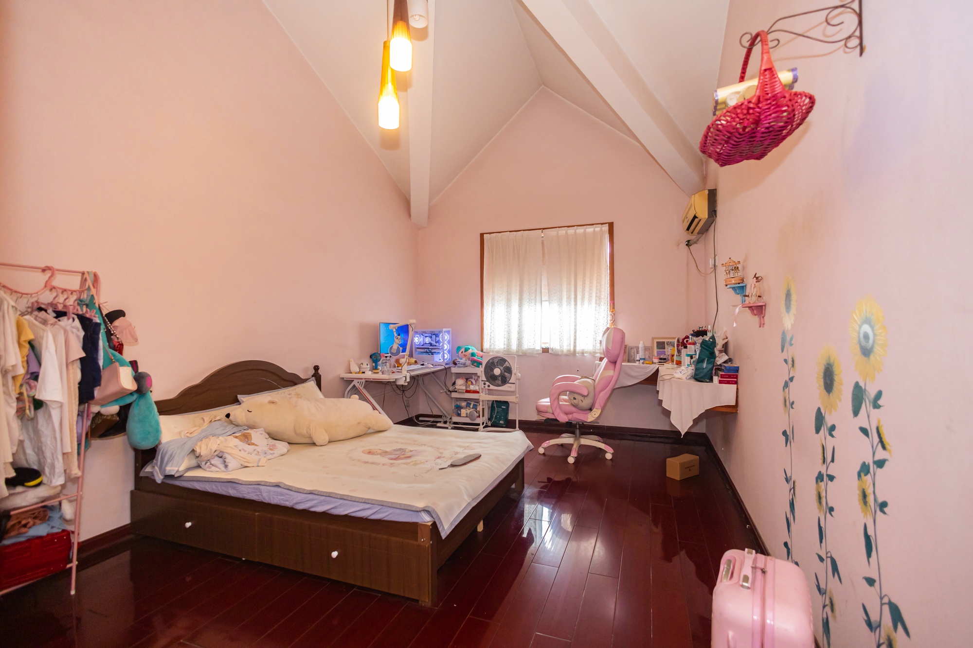 湘绣城  4室2厅1卫    84.0万卧室