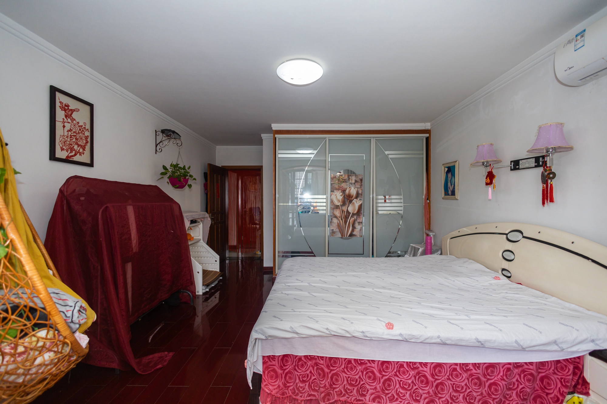 湘绣城  4室2厅1卫    84.0万卧室