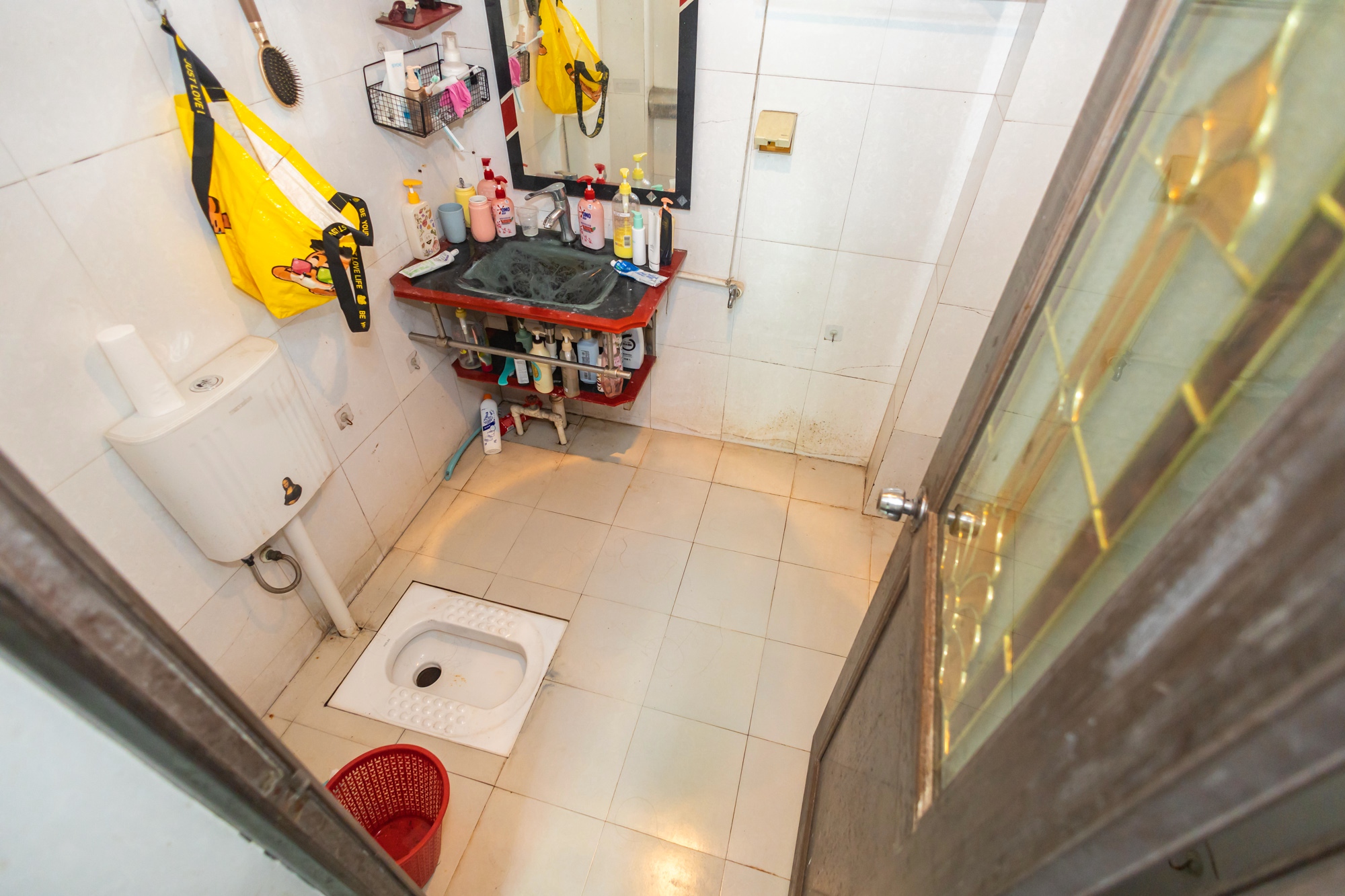 中南汽车世界  2室2厅1卫    35.0万 中南汽车世界  2室2厅1卫    35.0万卫生间