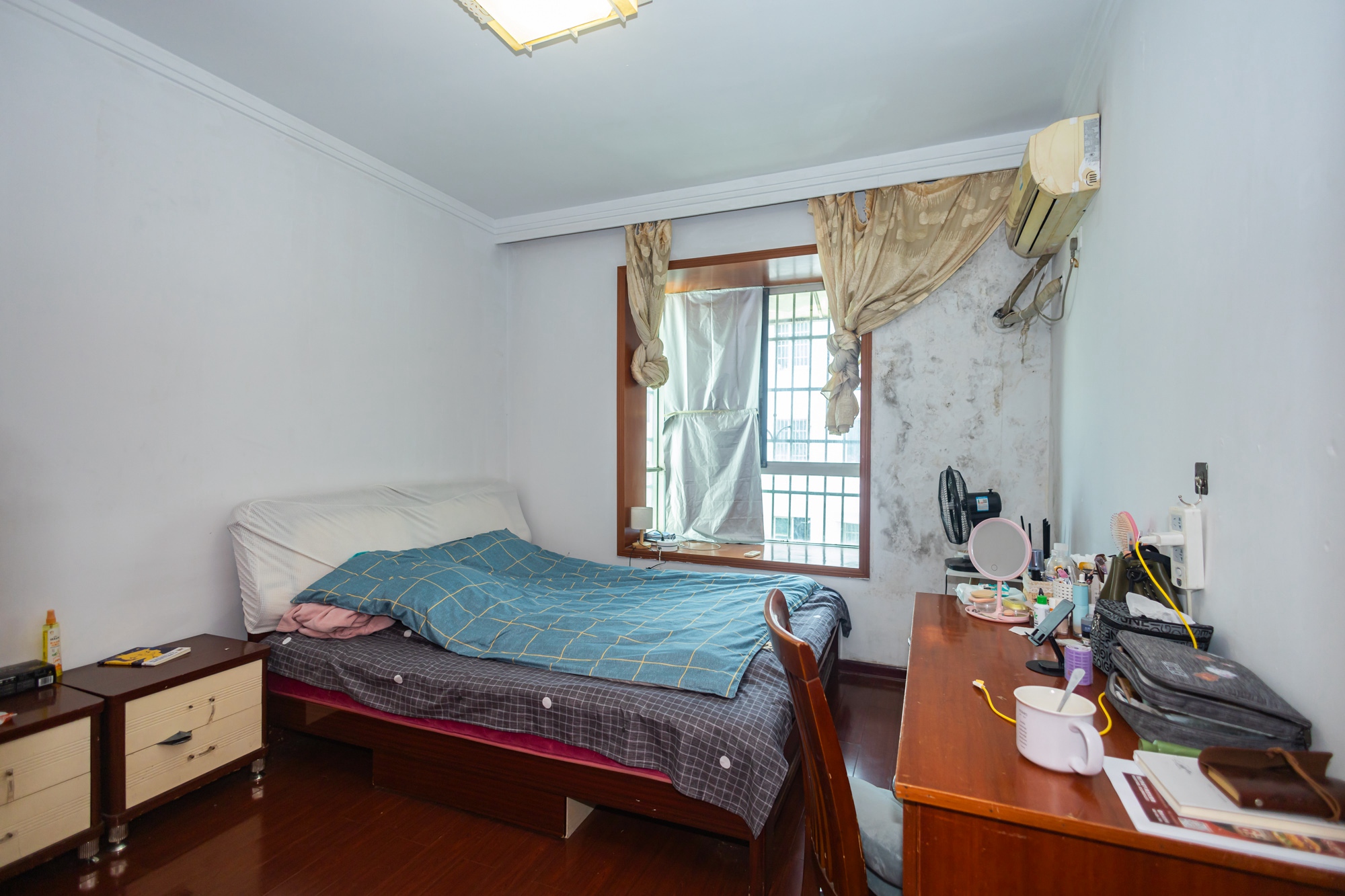 中南汽车世界  2室2厅1卫    35.0万 中南汽车世界  2室2厅1卫    35.0万卧室