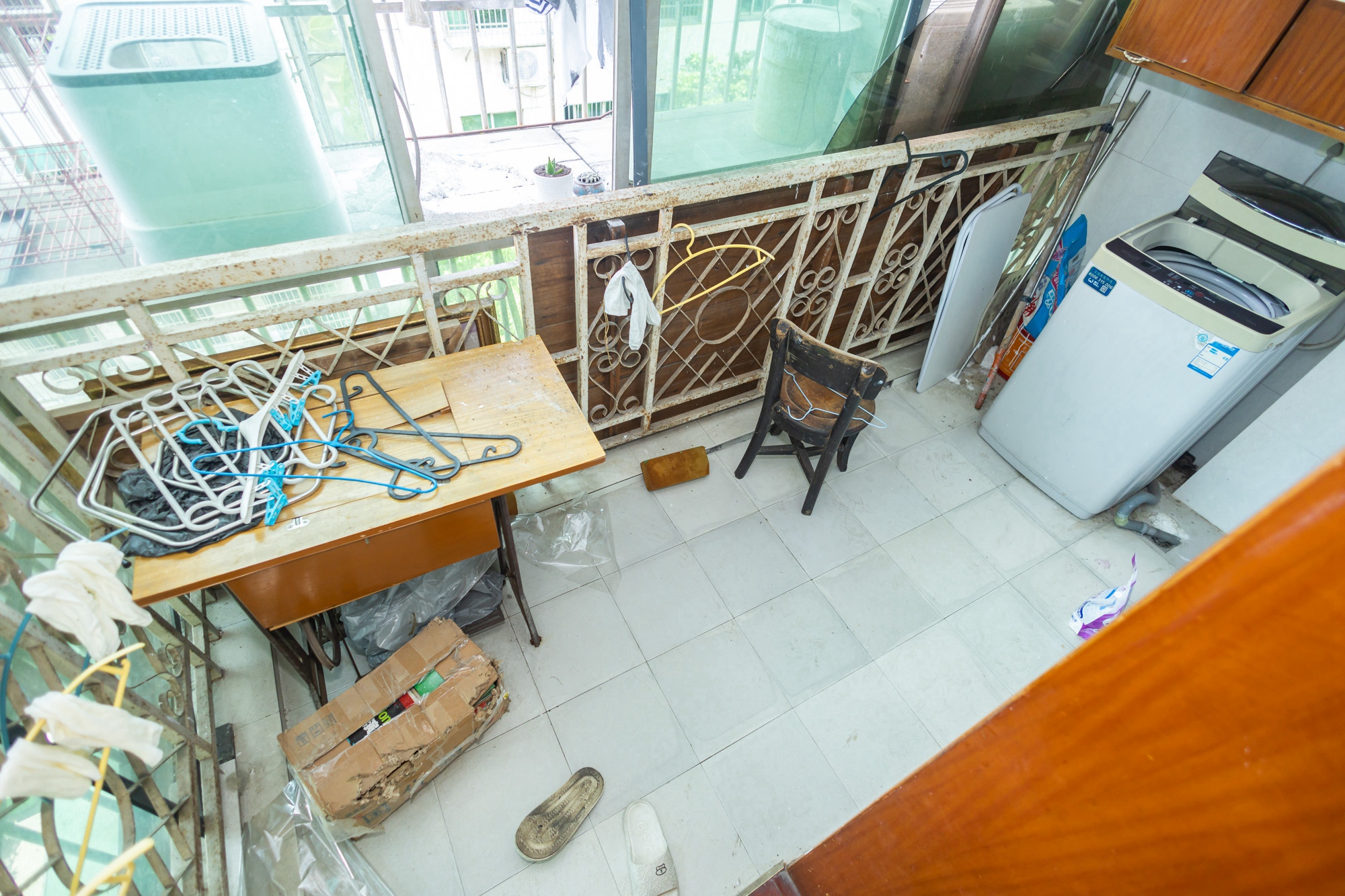 中南汽车世界  2室2厅1卫    35.0万 中南汽车世界  2室2厅1卫    35.0万阳台