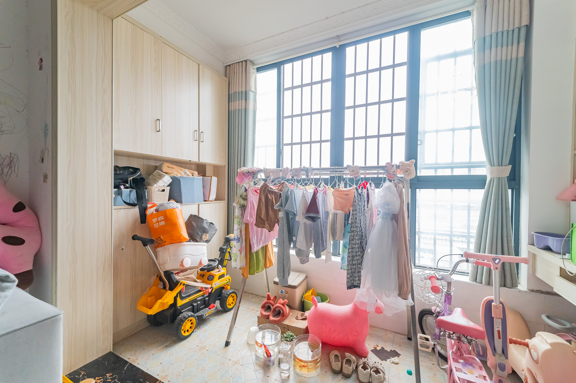 深业睿城 2室2厅1卫 68.8万 深业睿城 2室2厅1卫 68.8万阳台