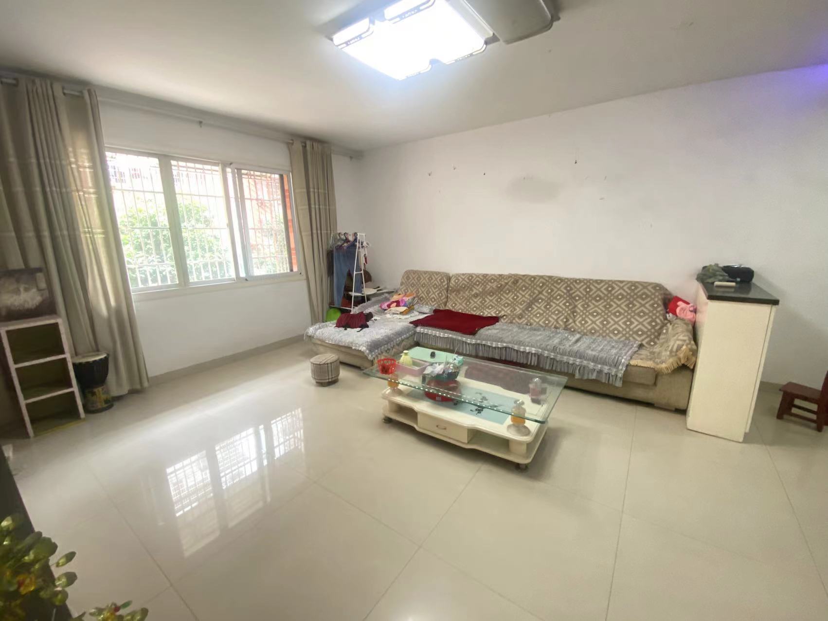 碧野华庭  3室2厅1卫    42.8万 碧野华庭  3室2厅1卫    42.8万室内图