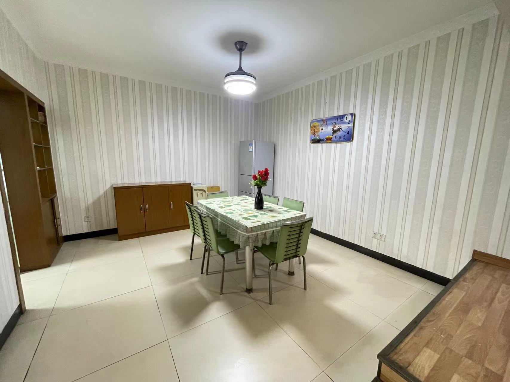 欣润楼 4室2厅2卫 52.0万 欣润楼 4室2厅2卫 52.0万室内图