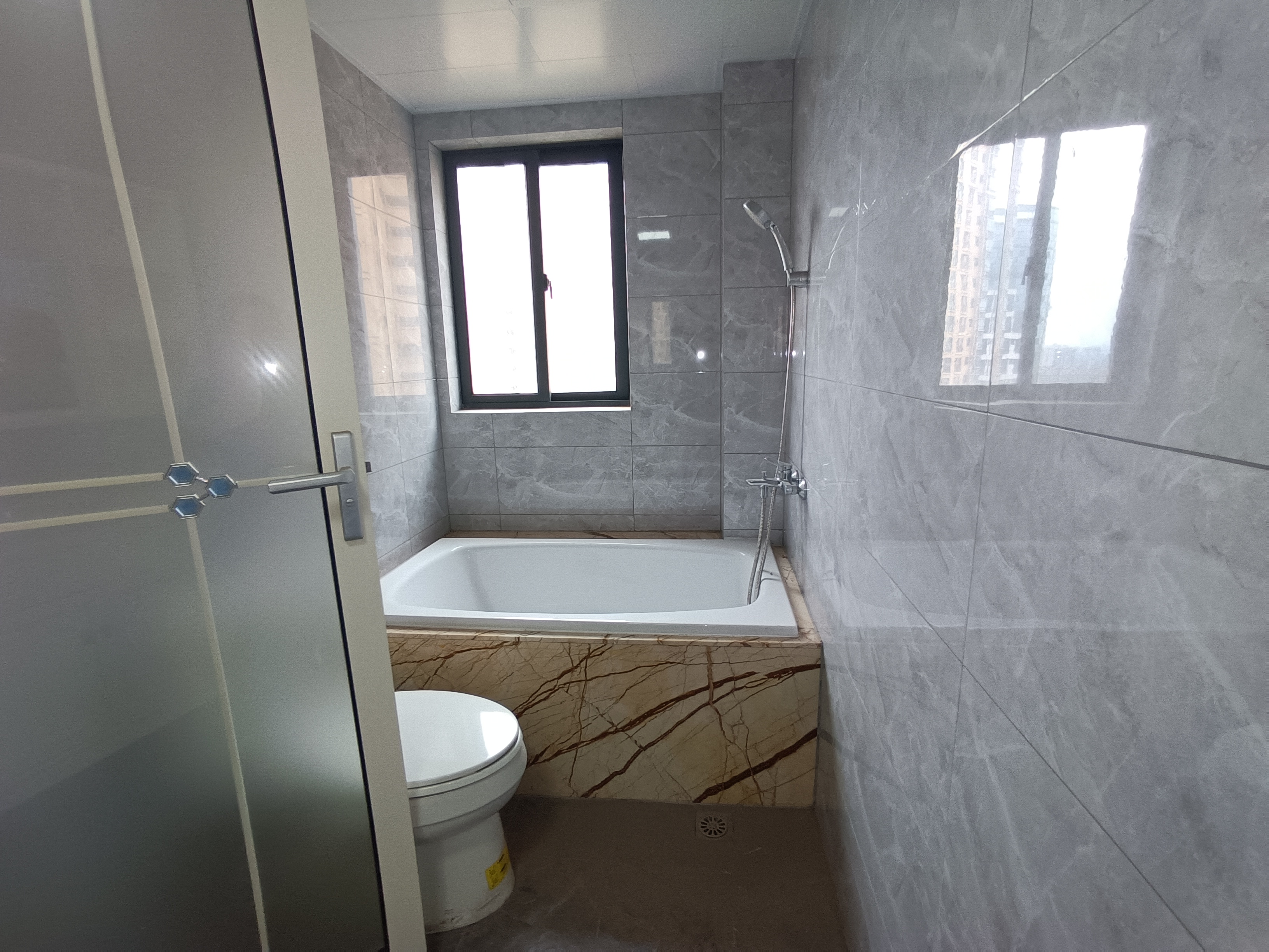 壹品熙园 5室2厅2卫 86.00万 壹品熙园 5室2厅2卫 86.00万室内图