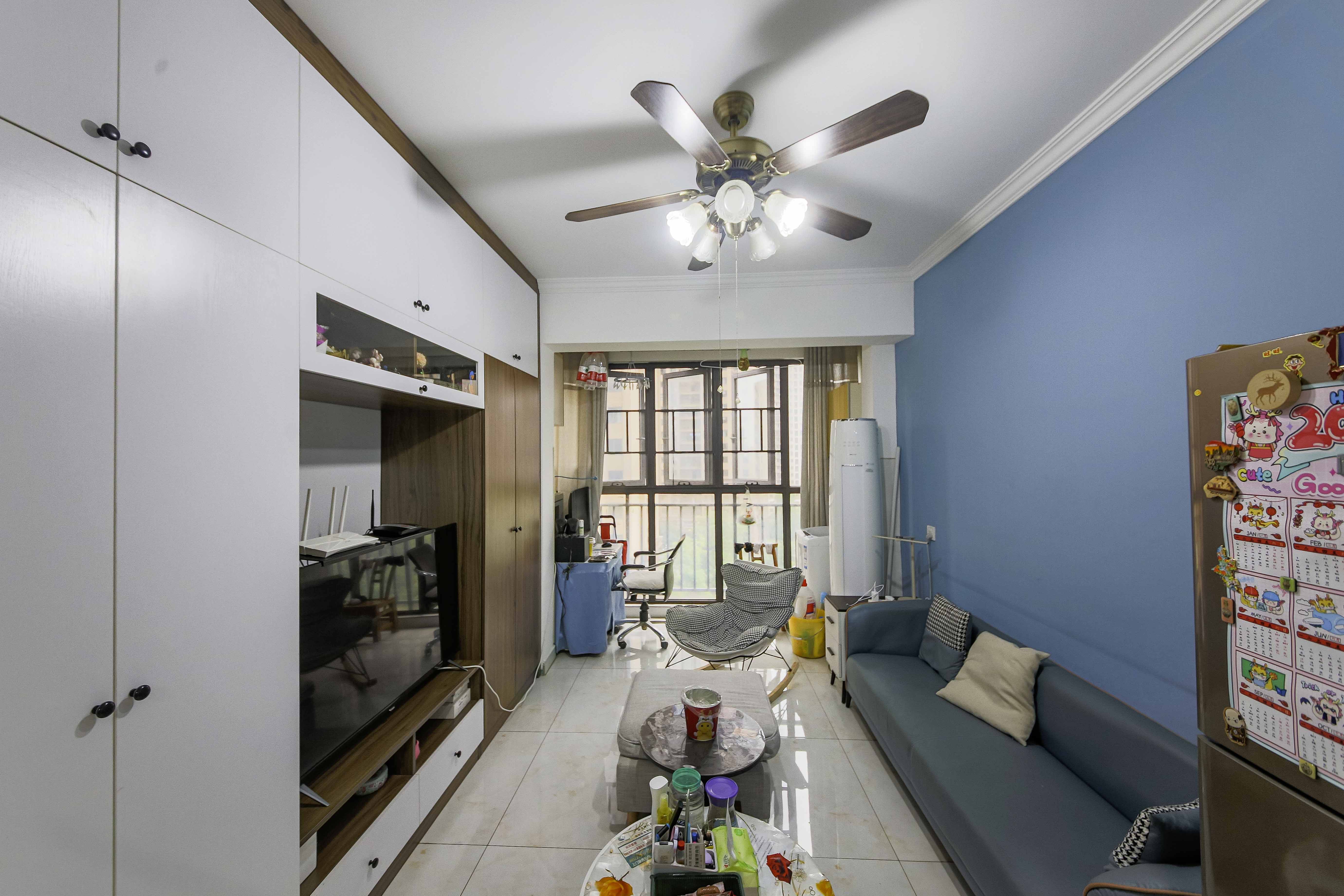 中建信和城 3室2厅1卫 113.8万 中建信和城 3室2厅1卫 113.8万客厅