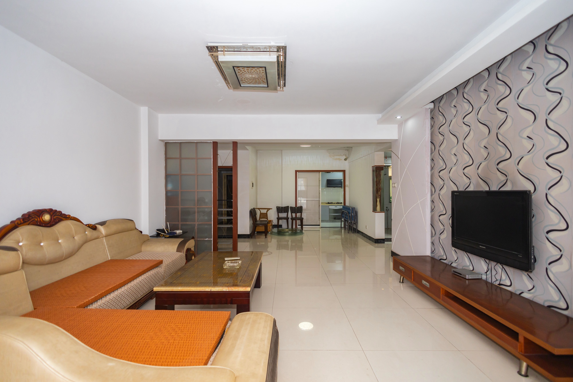 广泰家园  4室2厅2卫    88.0万 广泰家园  4室2厅2卫    88.0万客厅