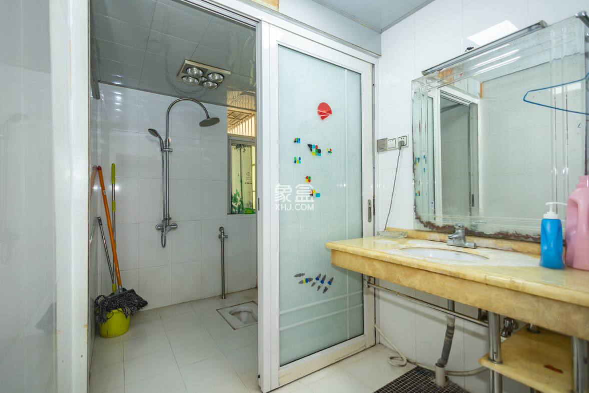 广泰家园  4室2厅2卫    88.0万 广泰家园  4室2厅2卫    88.0万卫生间