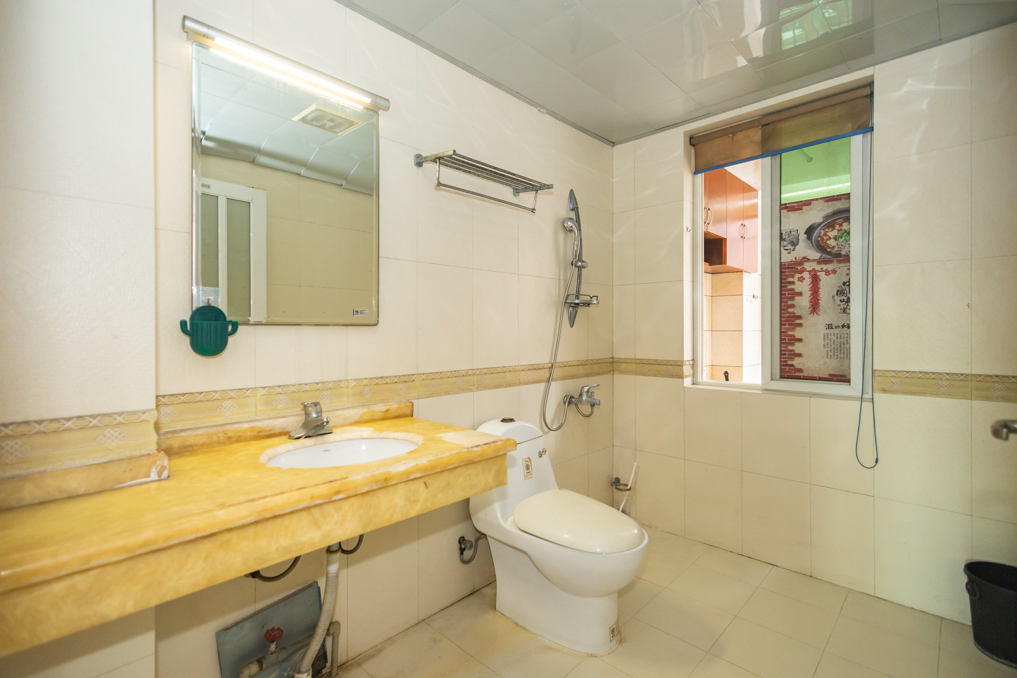 广泰家园  4室2厅2卫    88.0万 广泰家园  4室2厅2卫    88.0万卫生间