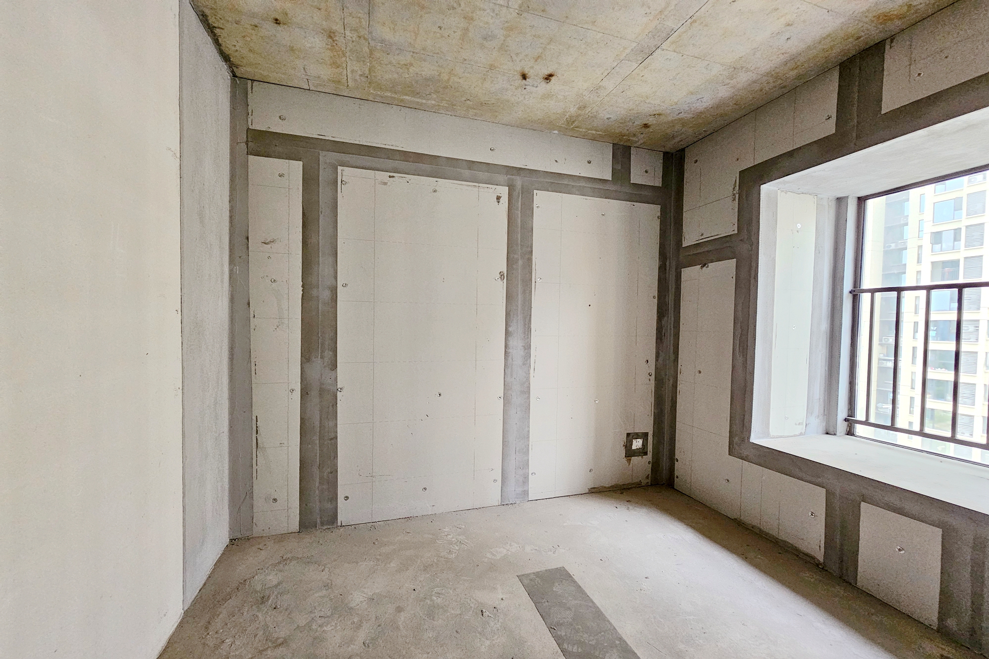 阳光城尚东湾蓝莓苑  5室2厅2卫    155.0万其他