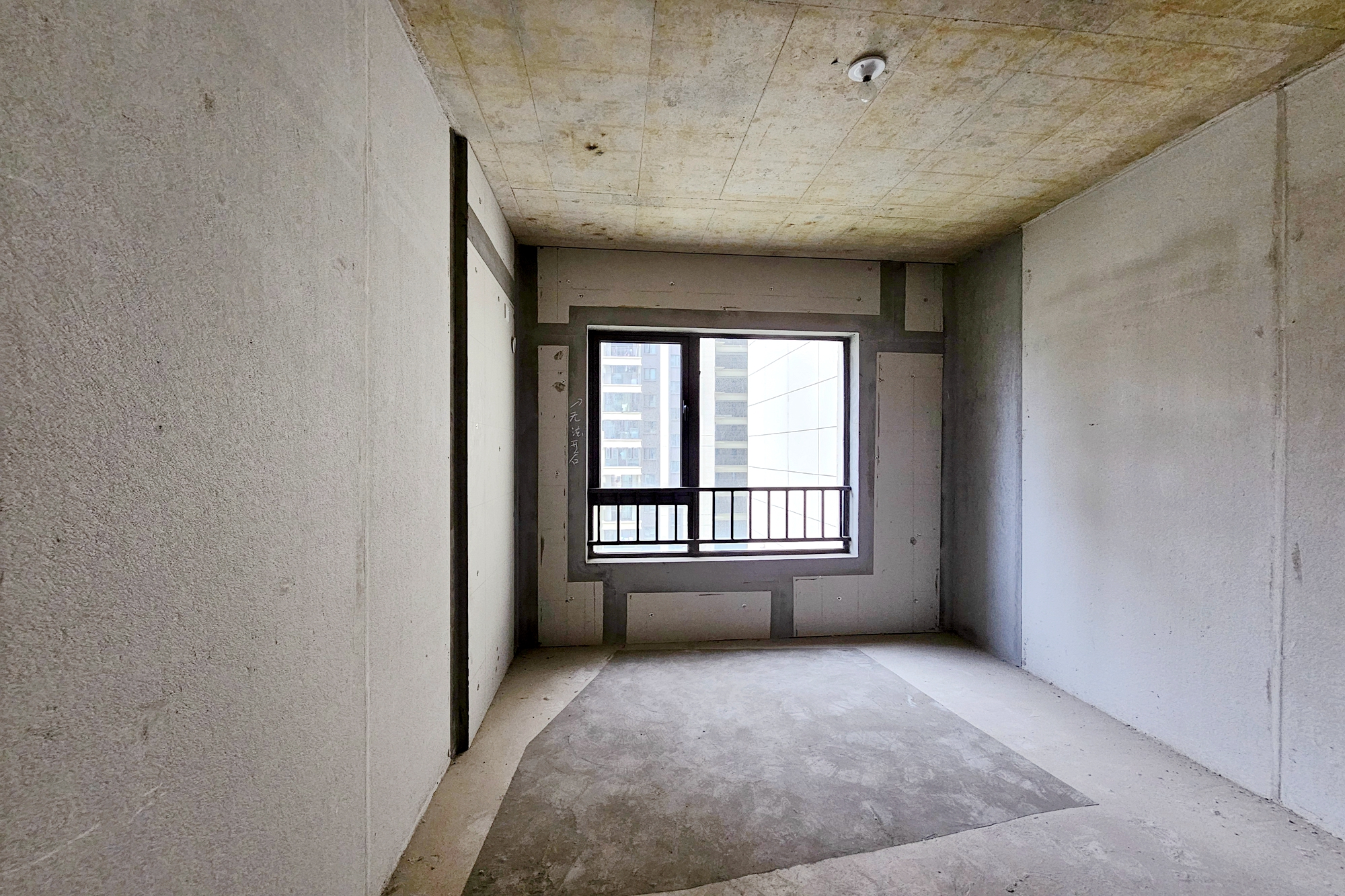 阳光城尚东湾蓝莓苑  5室2厅2卫    155.0万其他