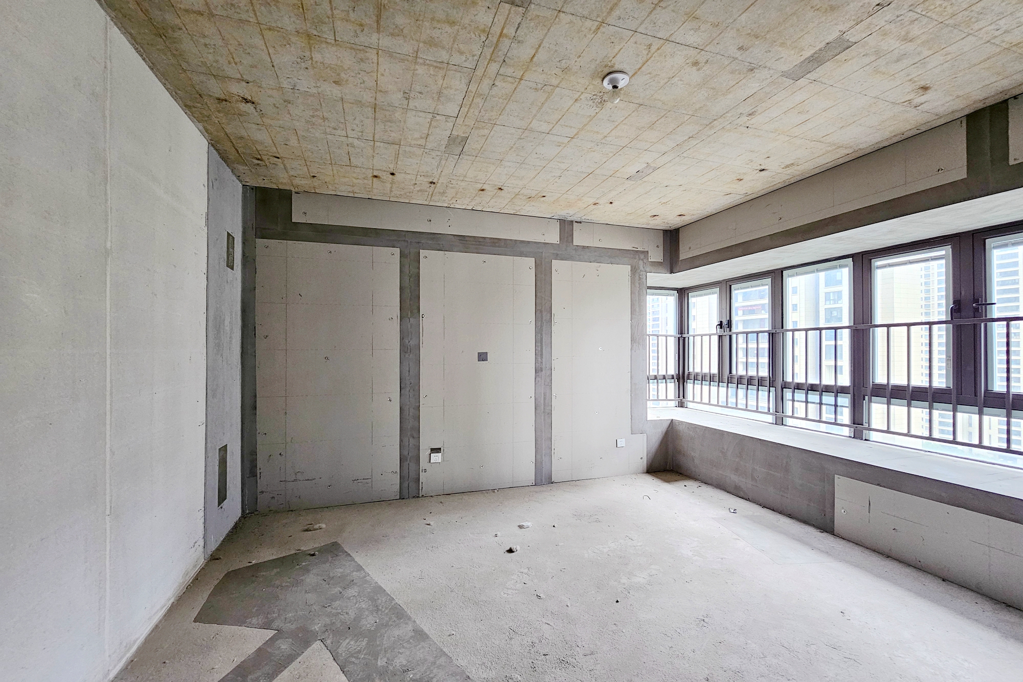 阳光城尚东湾蓝莓苑  5室2厅2卫    155.0万其他