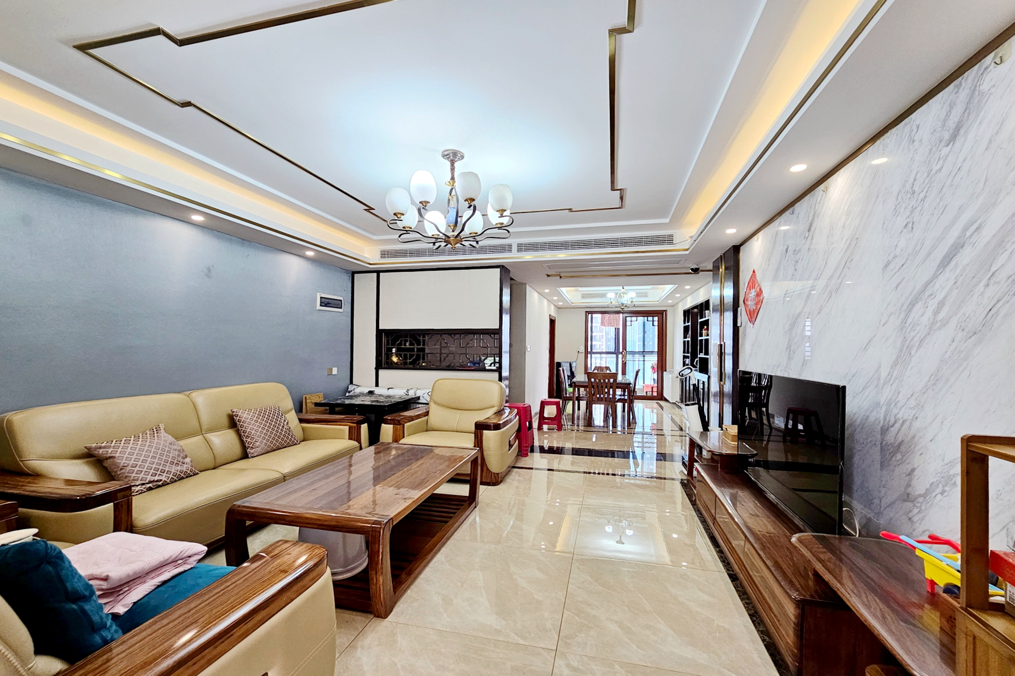 嘉宇盛世华章 4室2厅1卫 162.0万 嘉宇盛世华章 4室2厅1卫 162.0万客厅