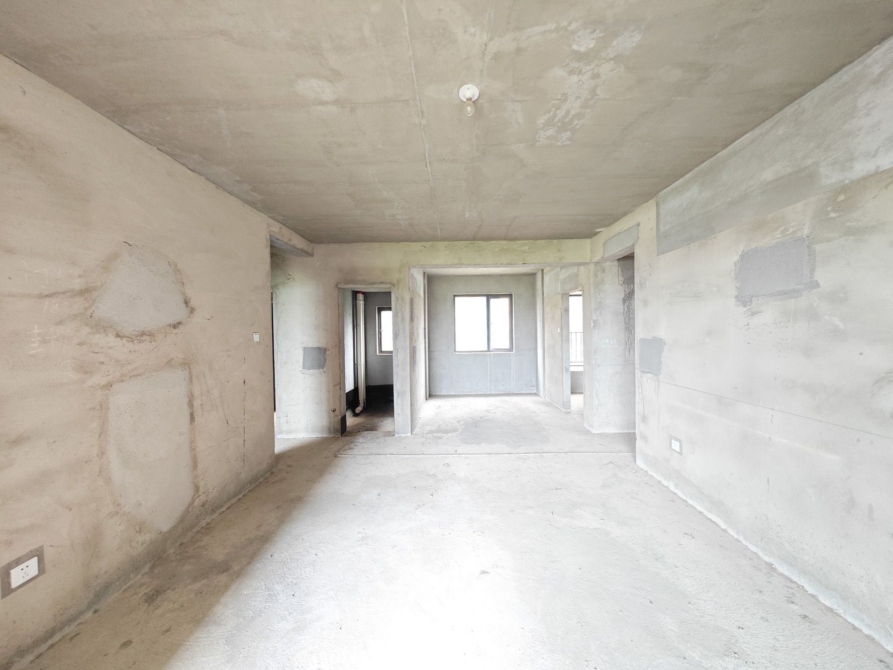 中建嘉和城  3室2厅2卫   95.00万客厅
