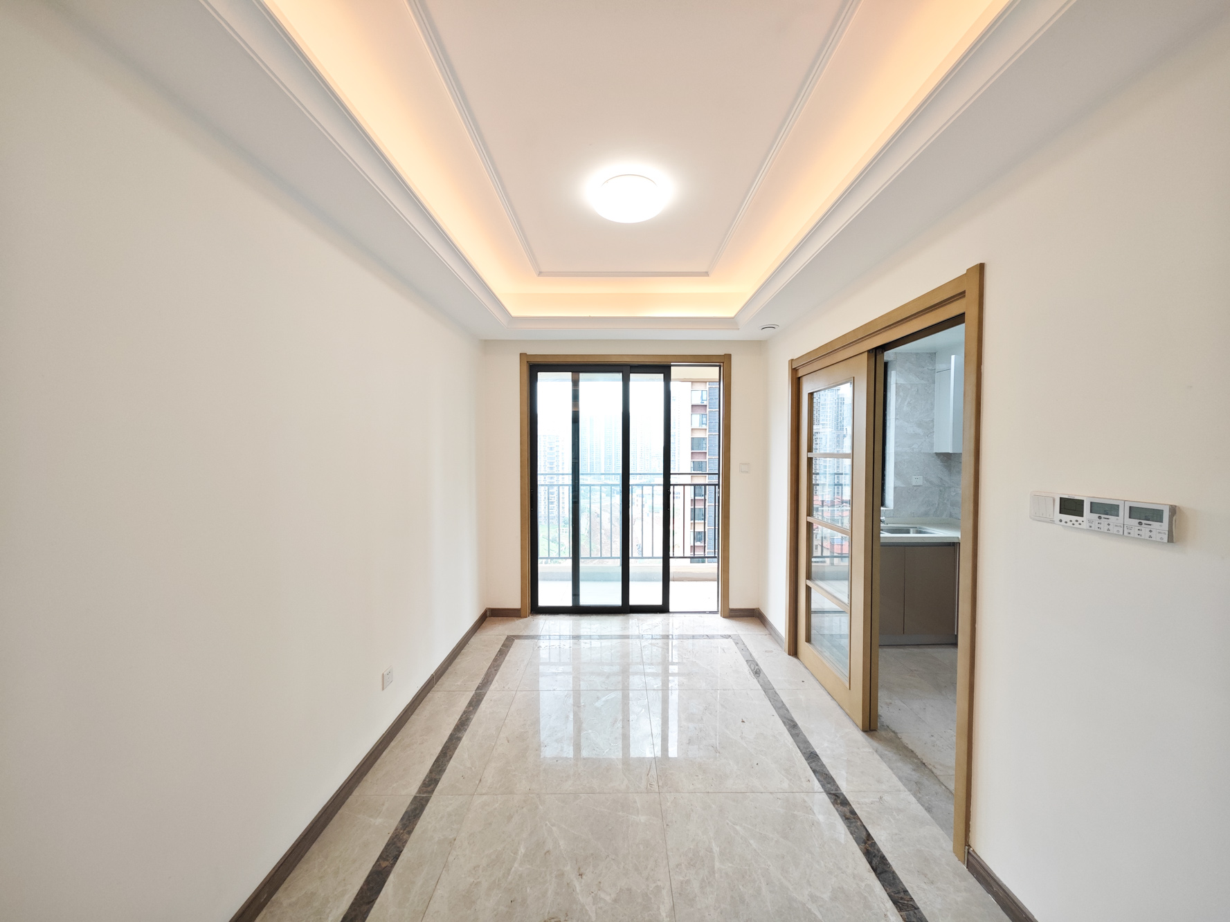 中建嘉和城凤凰台(中建瑞兴家园) 4室2厅2卫 105.0万 中建嘉和城凤凰台(中建瑞兴家园) 4室2厅2卫 105.0万客厅