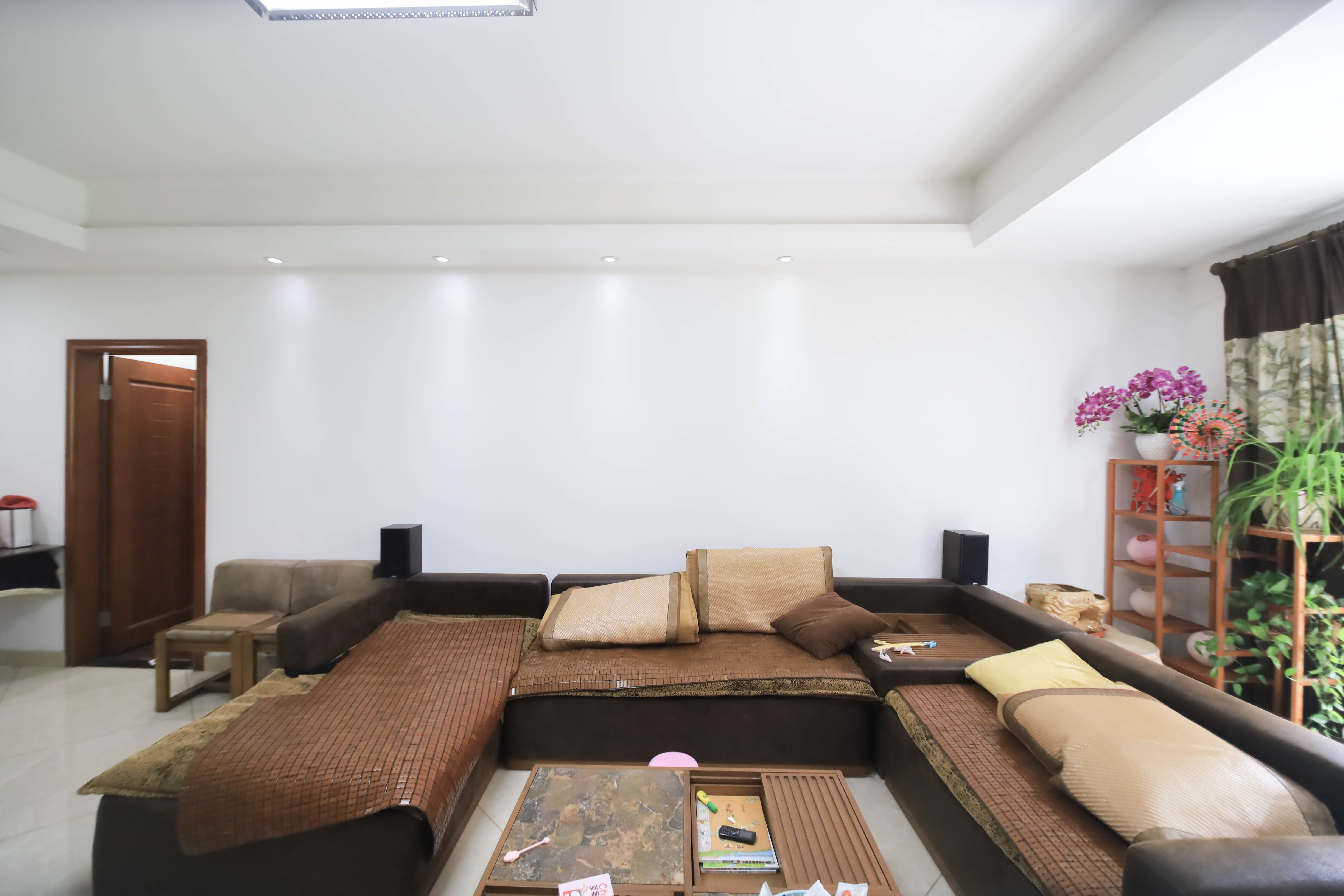 托斯卡纳  4室2厅2卫   350.00万客厅