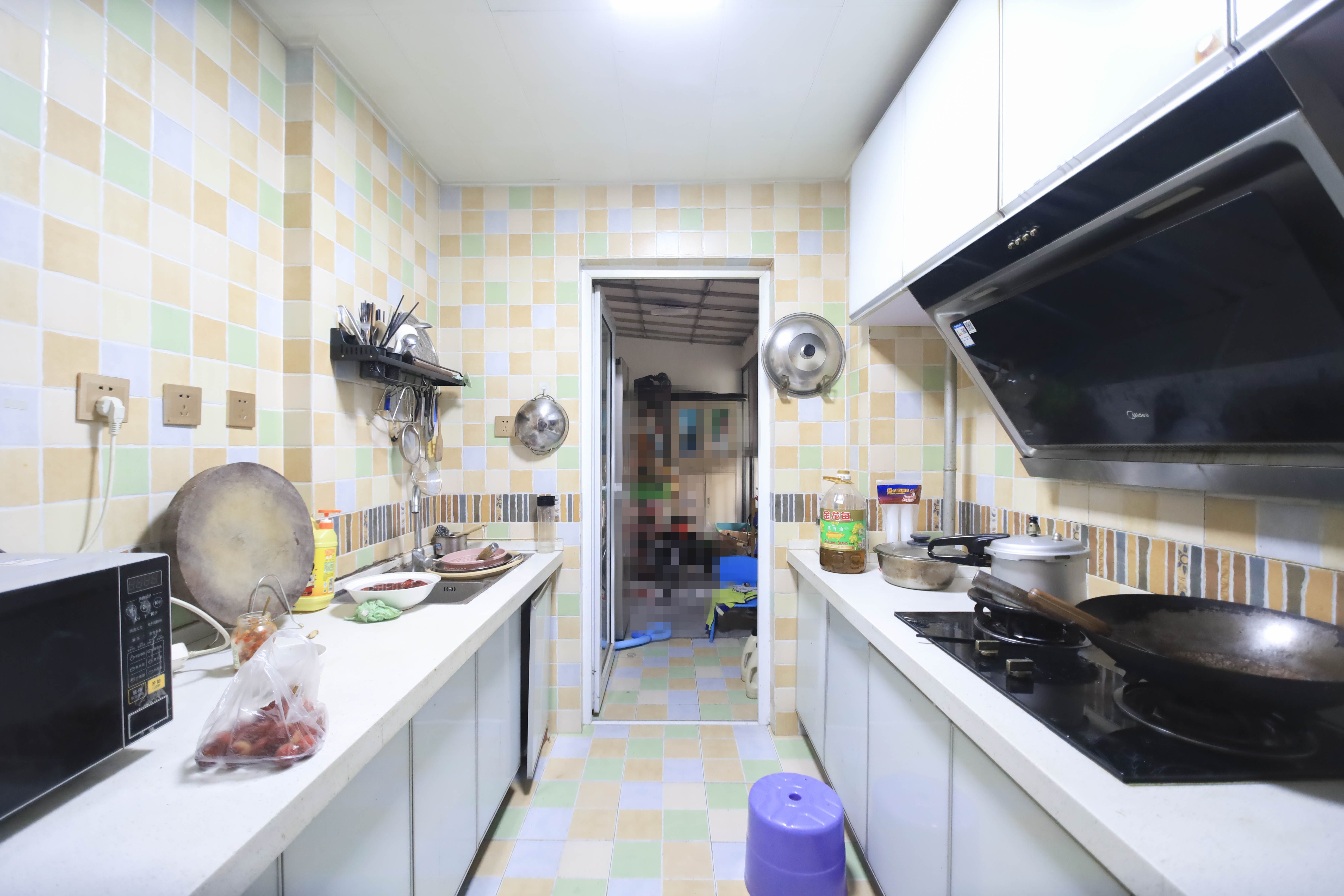 蓝光幸福满庭  3室2厅1卫   85.00万厨房