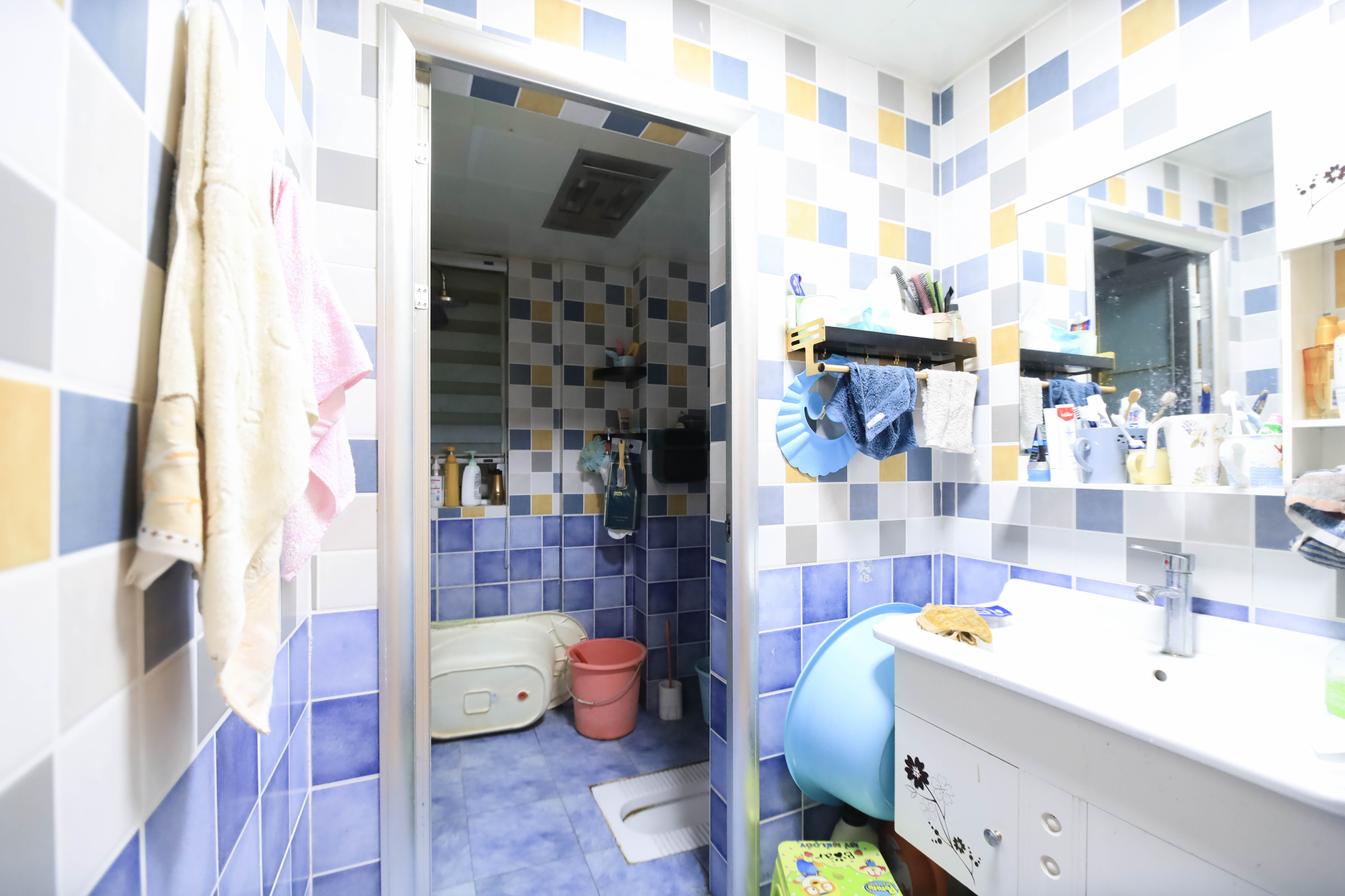 蓝光幸福满庭  3室2厅1卫   85.00万卫生间