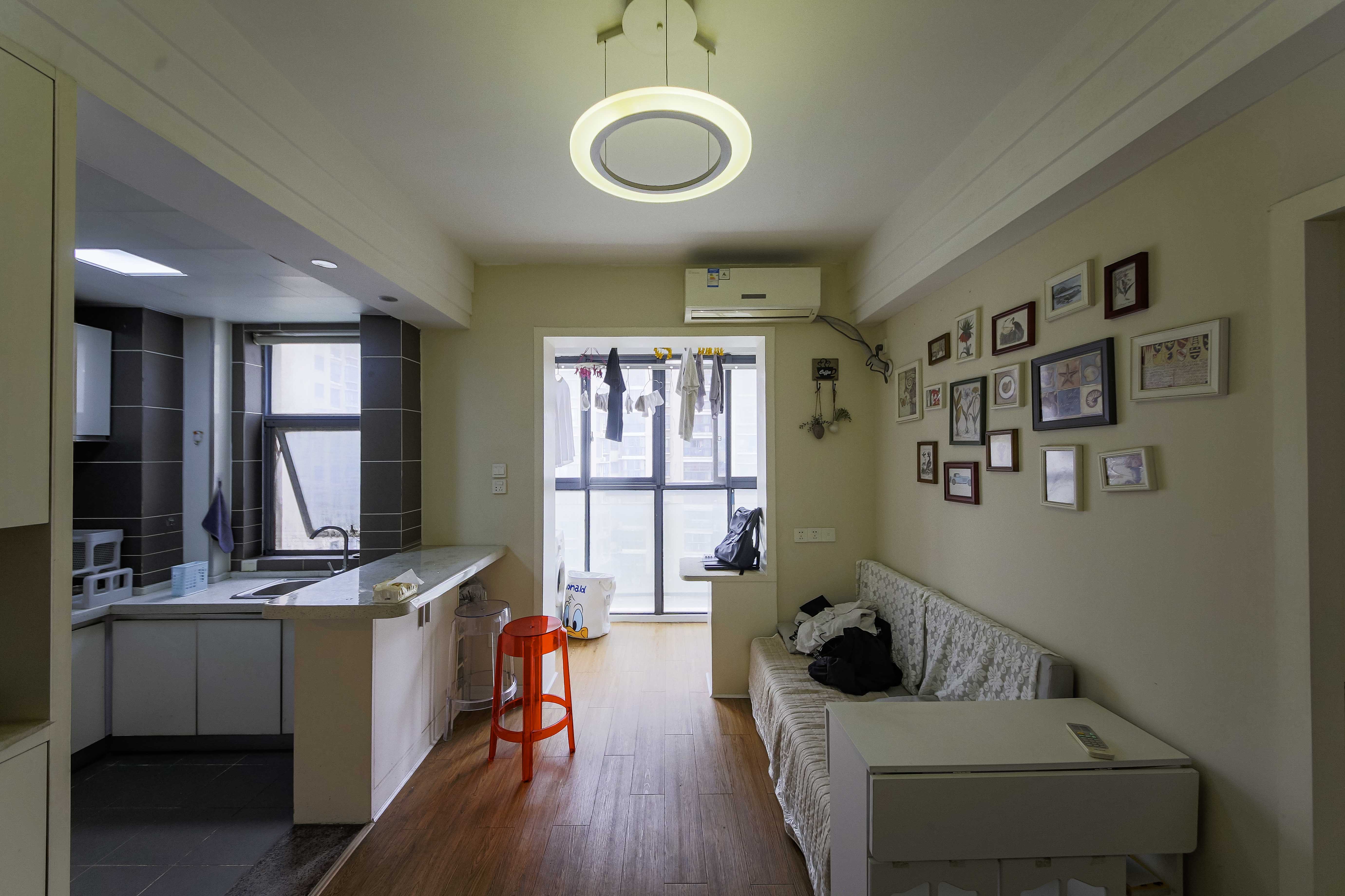 标志浪漫满屋(枫景公寓) 1室1厅1卫 39.8万 标志浪漫满屋(枫景公寓) 1室1厅1卫 39.8万客厅