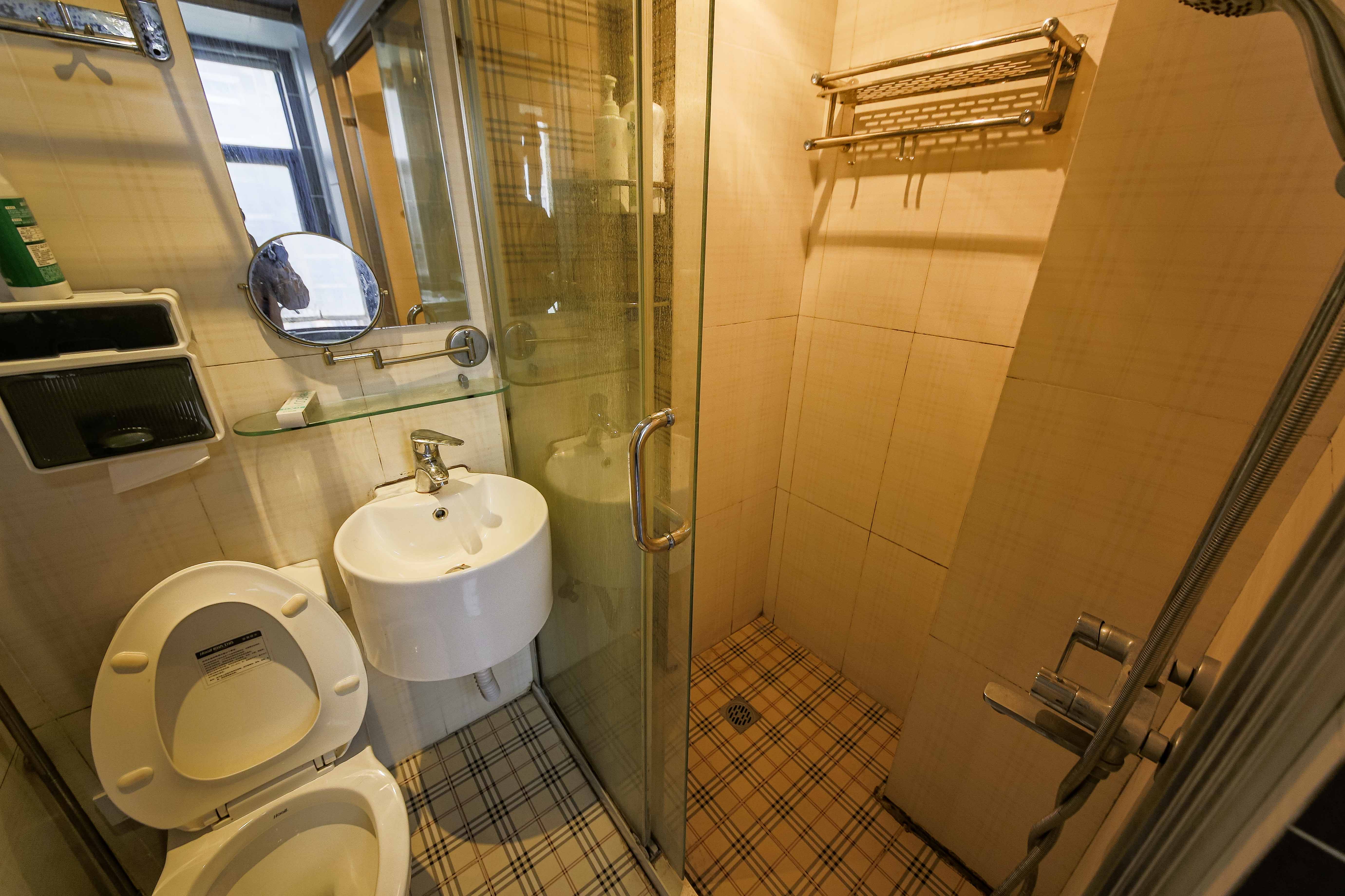 标志浪漫满屋(枫景公寓) 1室1厅1卫 39.8万 标志浪漫满屋(枫景公寓) 1室1厅1卫 39.8万卫生间