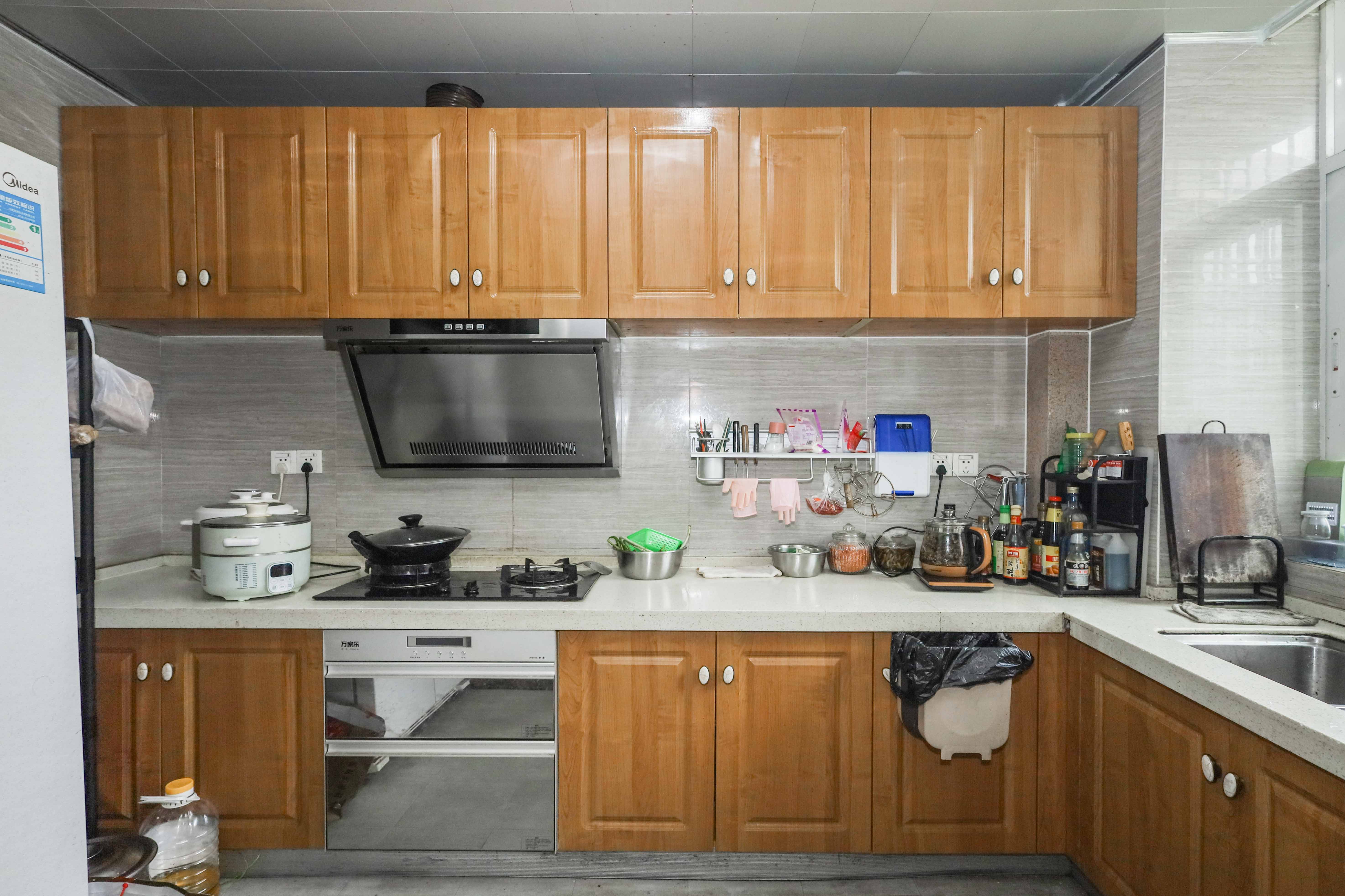 山水英伦  4室2厅2卫    90.0万 山水英伦  4室2厅2卫    90.0万厨房