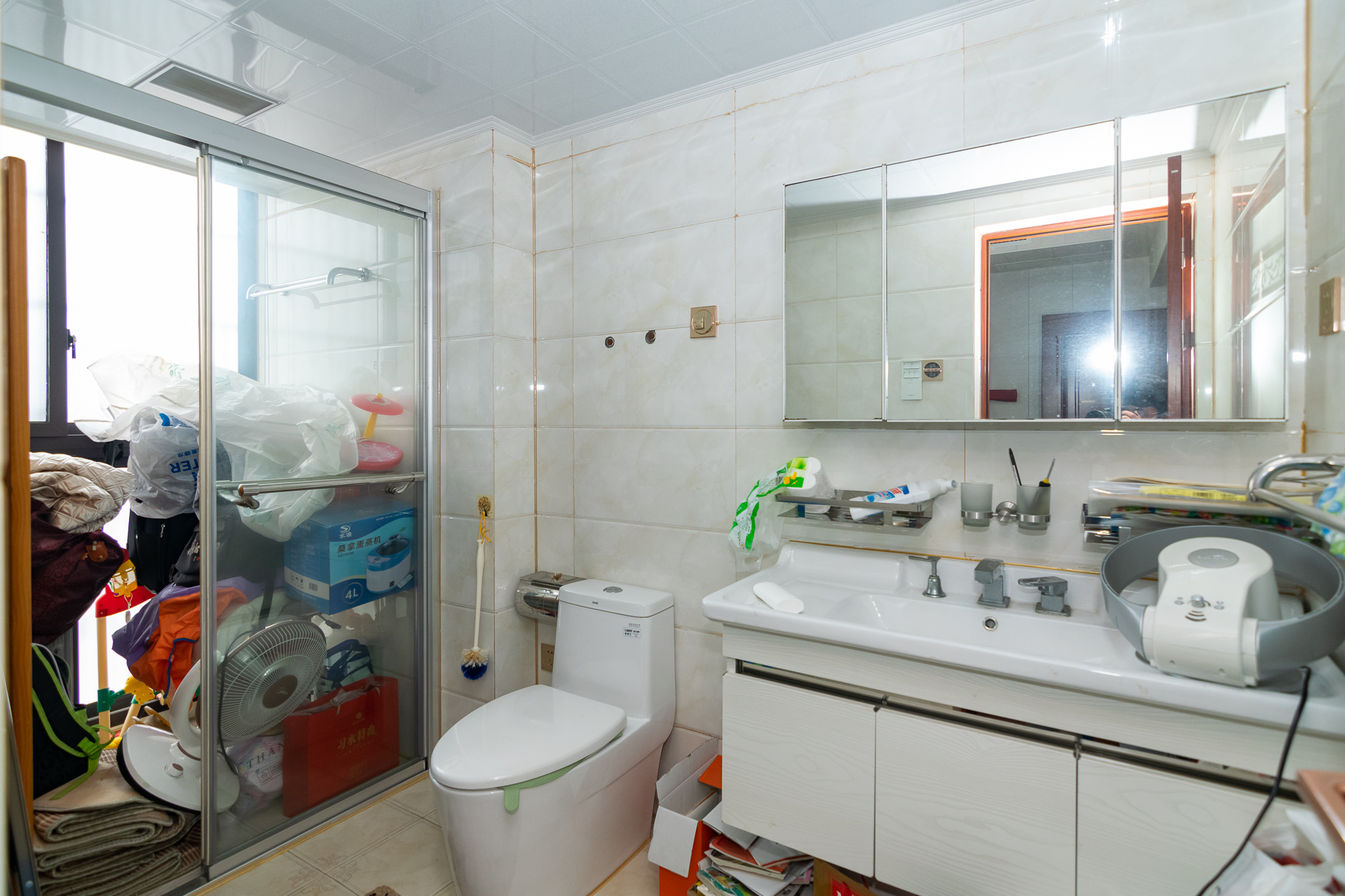 紫鑫御湖湾  5室2厅2卫    112.0万 紫鑫御湖湾  5室2厅2卫    112.0万卫生间