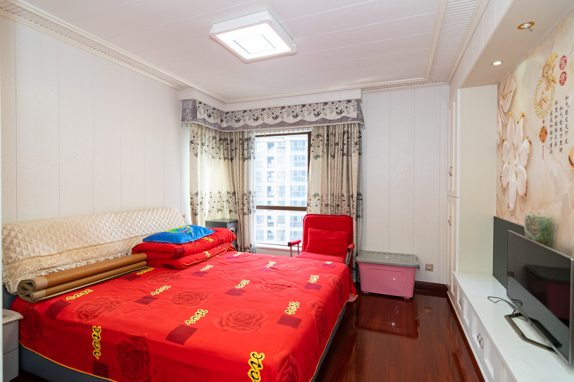 紫鑫御湖湾  5室2厅2卫    112.0万 紫鑫御湖湾  5室2厅2卫    112.0万卧室