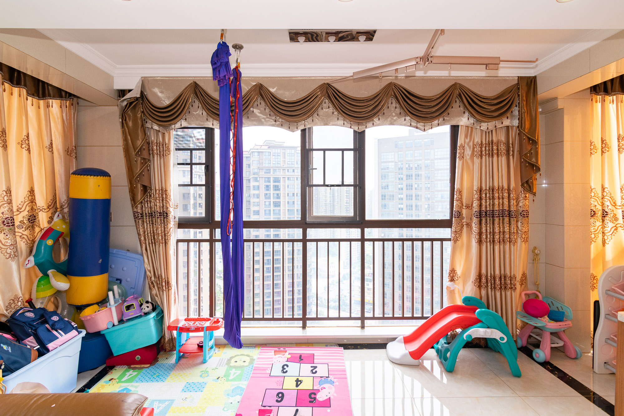 紫鑫御湖湾  5室2厅2卫    112.0万 紫鑫御湖湾  5室2厅2卫    112.0万阳台