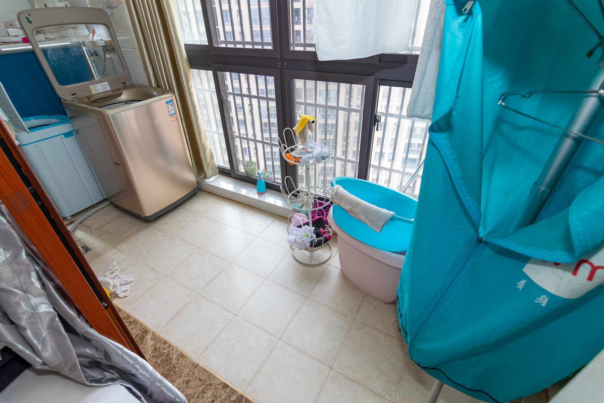 紫鑫御湖湾  5室2厅2卫    112.0万 紫鑫御湖湾  5室2厅2卫    112.0万阳台