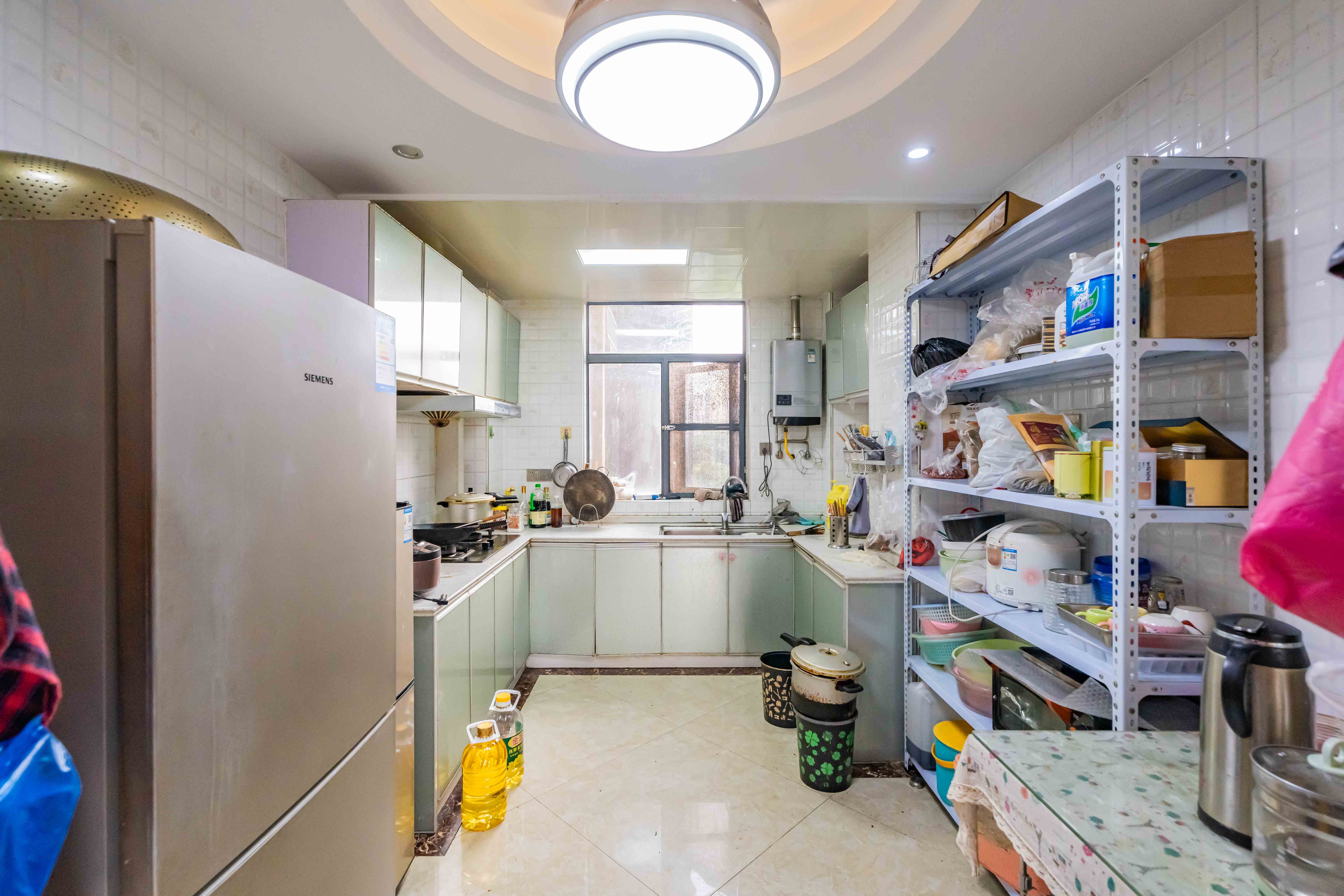 悦湖山  4室2厅2卫    102.0万 悦湖山  4室2厅2卫    102.0万厨房