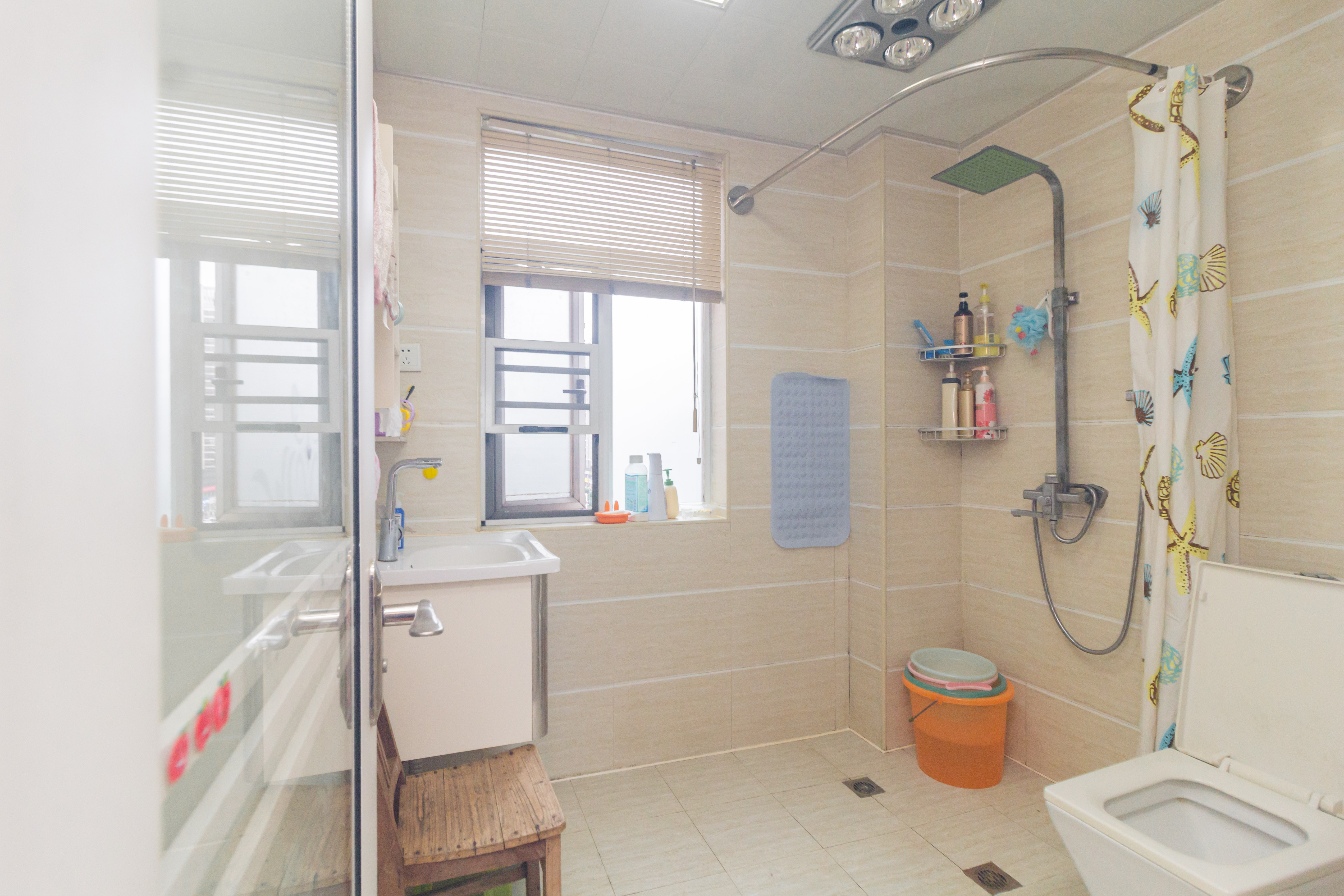 新蕾品阁居  4室0厅0卫    79.8万 新蕾品阁居  4室0厅0卫    79.8万卫生间