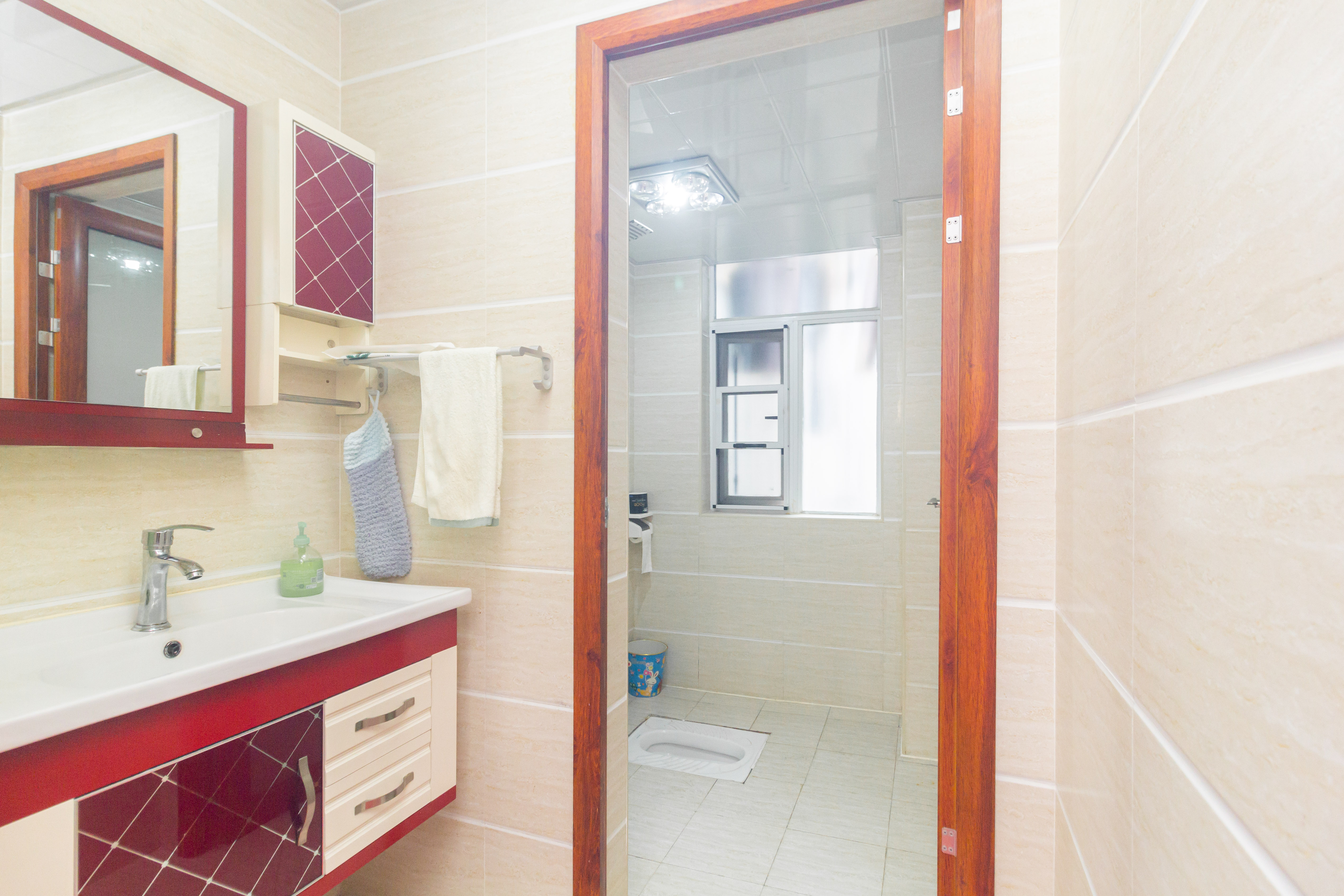 新蕾品阁居  4室0厅0卫    79.8万 新蕾品阁居  4室0厅0卫    79.8万卫生间