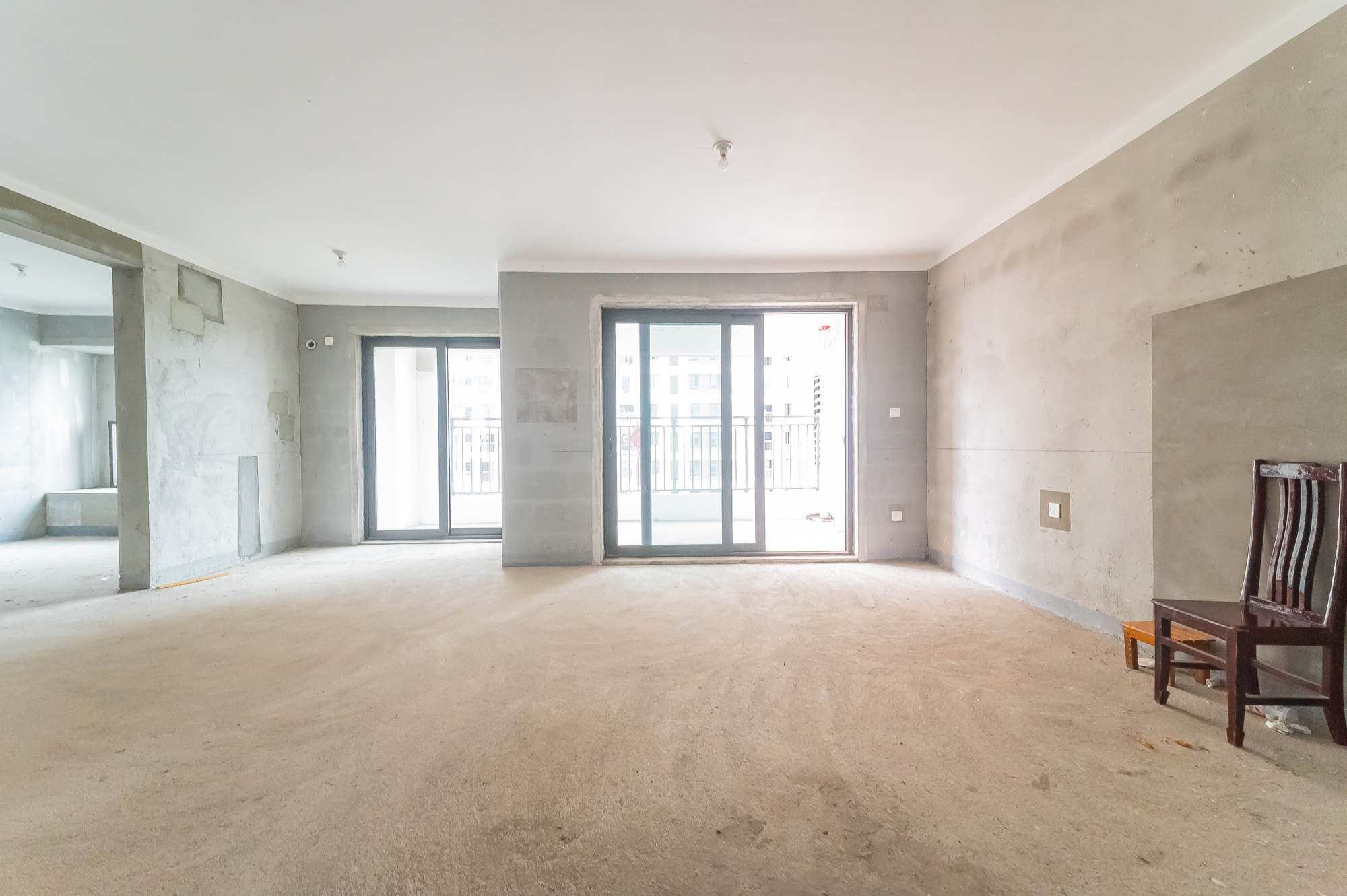 中交建发松雅院 4室2厅2卫 158.0万 中交建发松雅院 4室2厅2卫 158.0万客厅