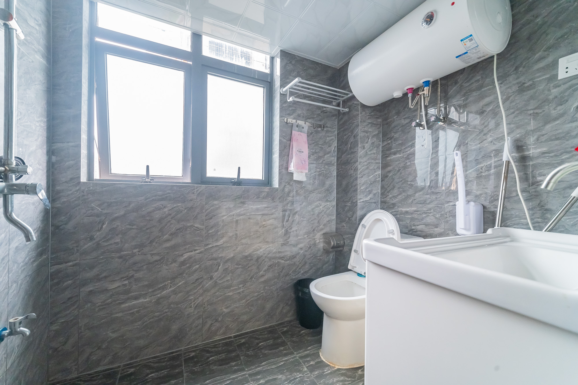 尚鑫海悦(新长海尚海城)  2室2厅1卫    52.0万 尚鑫海悦(新长海尚海城)  2室2厅1卫    52.0万卫生间