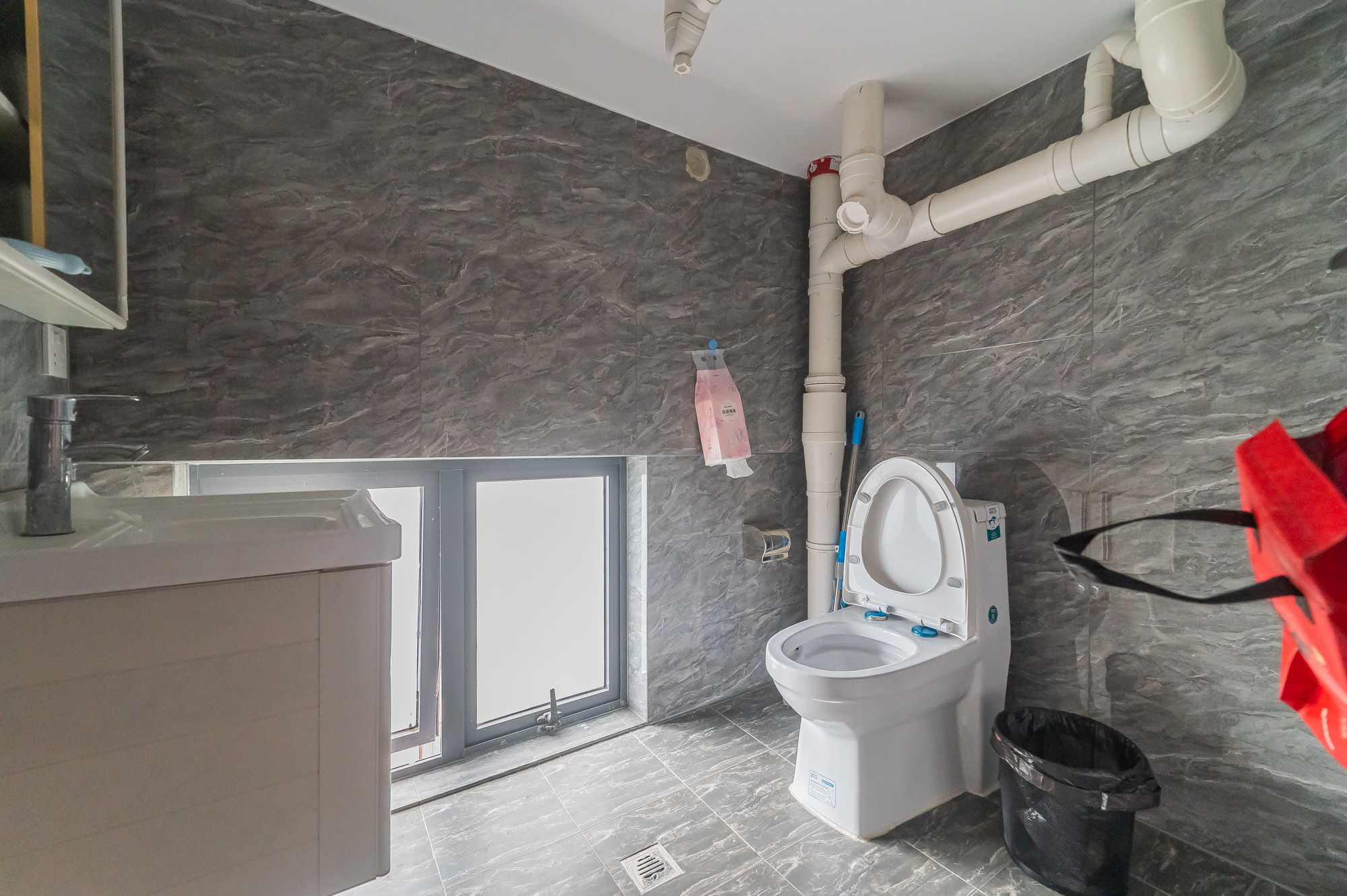 尚鑫海悦(新长海尚海城)  2室2厅1卫    52.0万 尚鑫海悦(新长海尚海城)  2室2厅1卫    52.0万卫生间