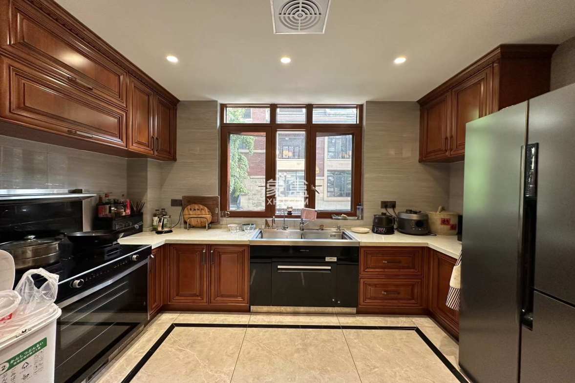 金瓯维多利亚 5室3厅2卫 458.0万 金瓯维多利亚 5室3厅2卫 458.0万室内图