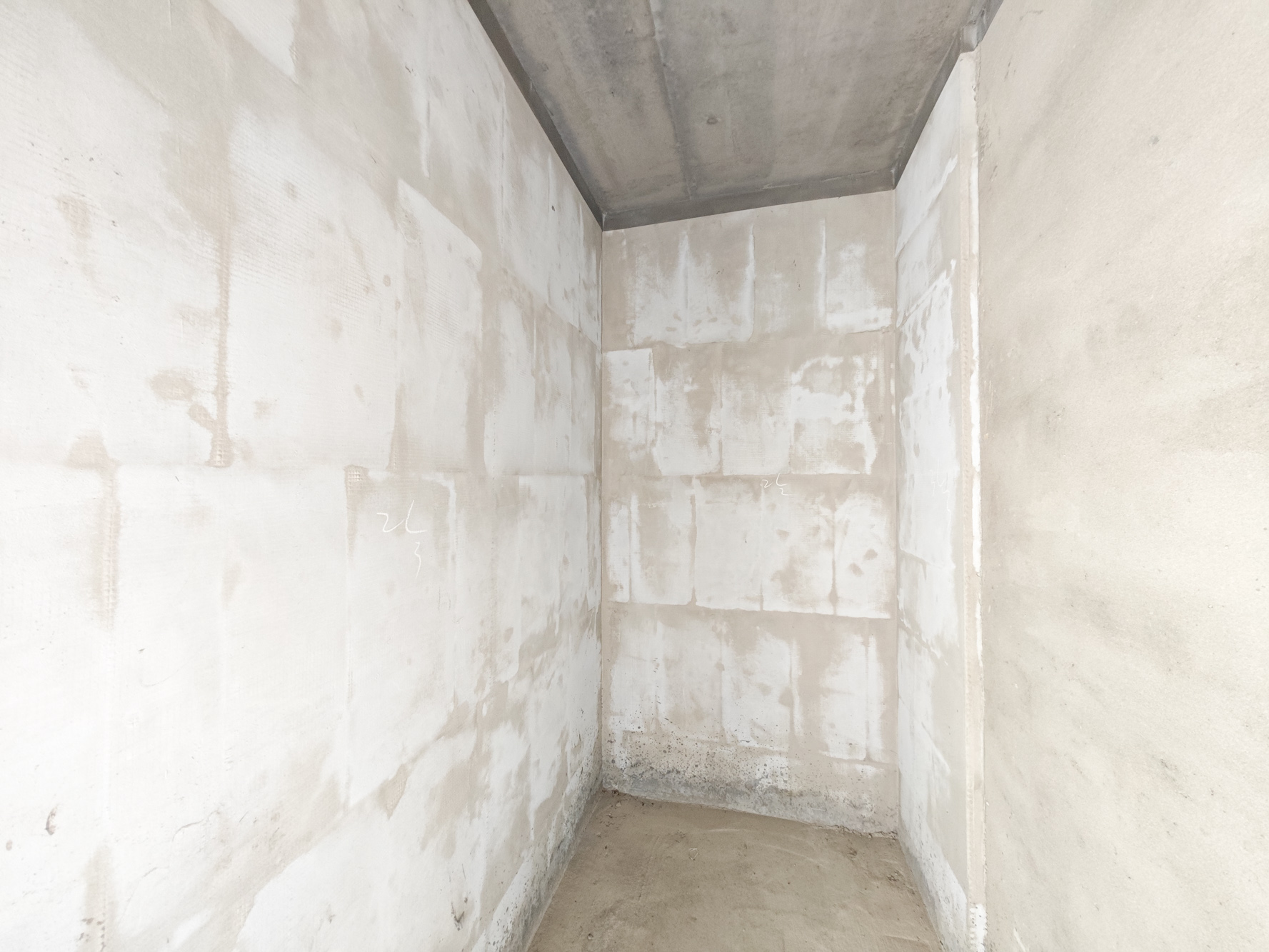 中建嘉和城  4室2厅2卫   122.00万卧室