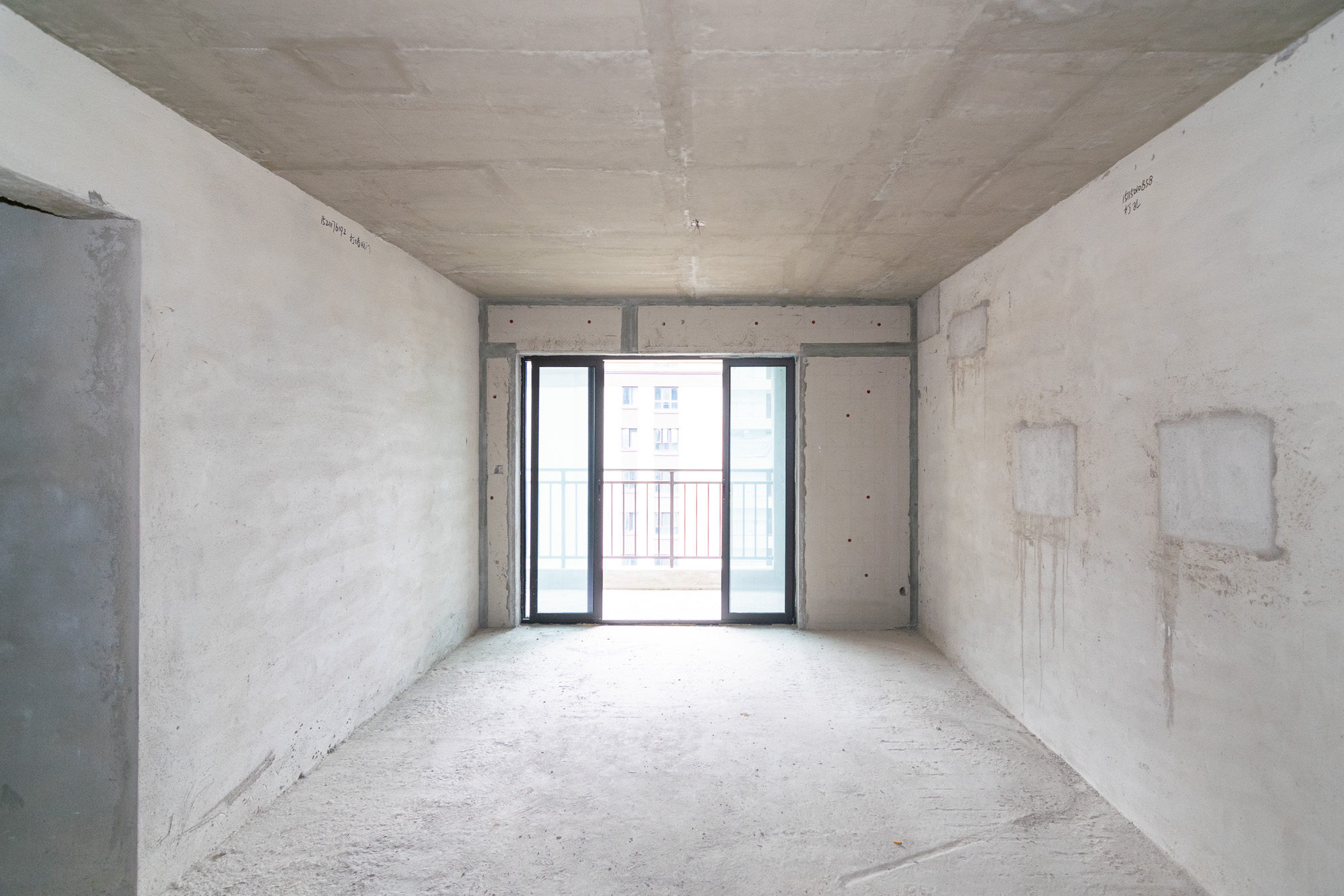 湾田望江府  3室2厅2卫    45.8万 湾田望江府  3室2厅2卫    45.8万客厅