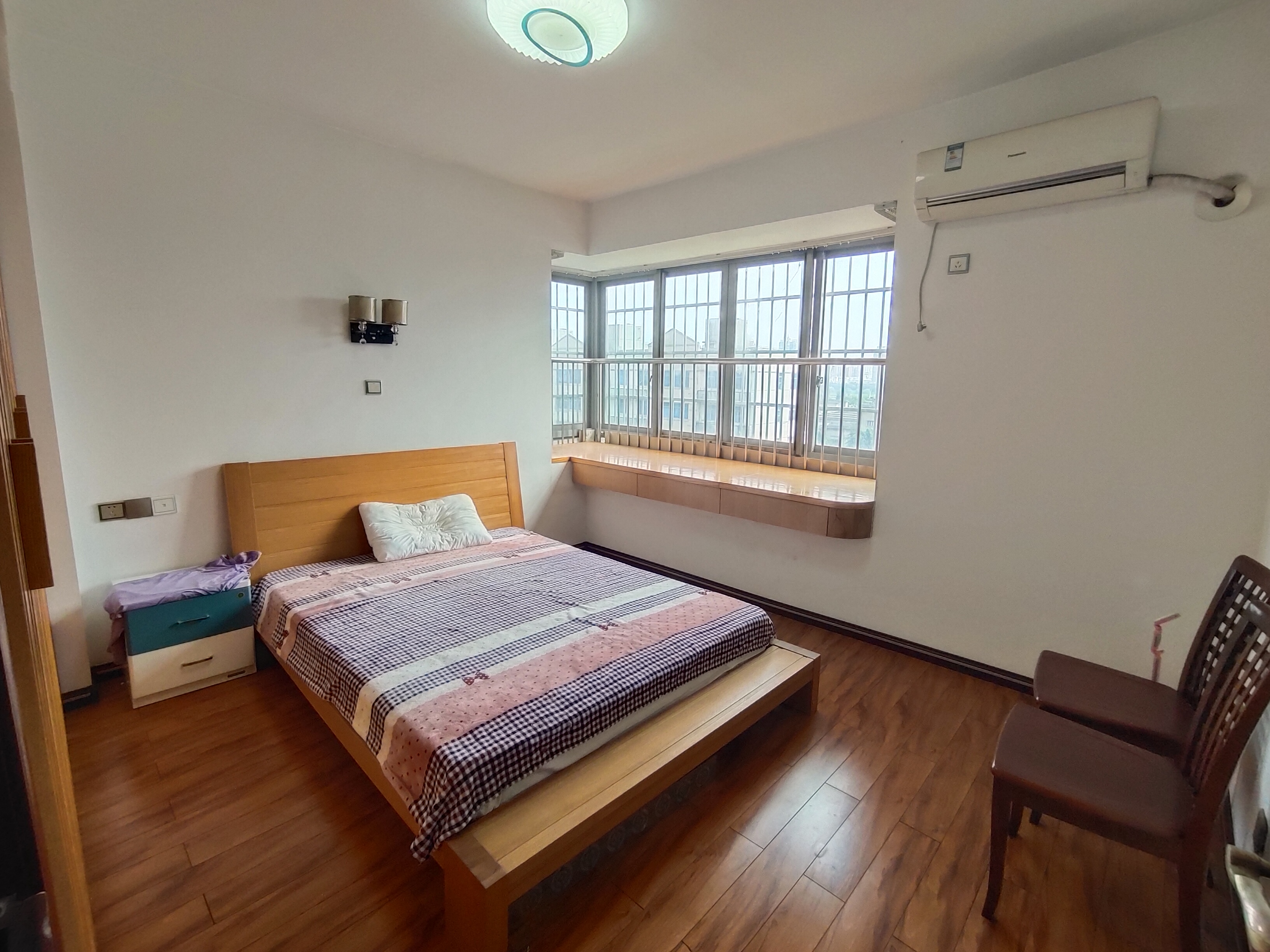 文化园三期 2室2厅1卫 50.0万 文化园三期 2室2厅1卫 50.0万室内图