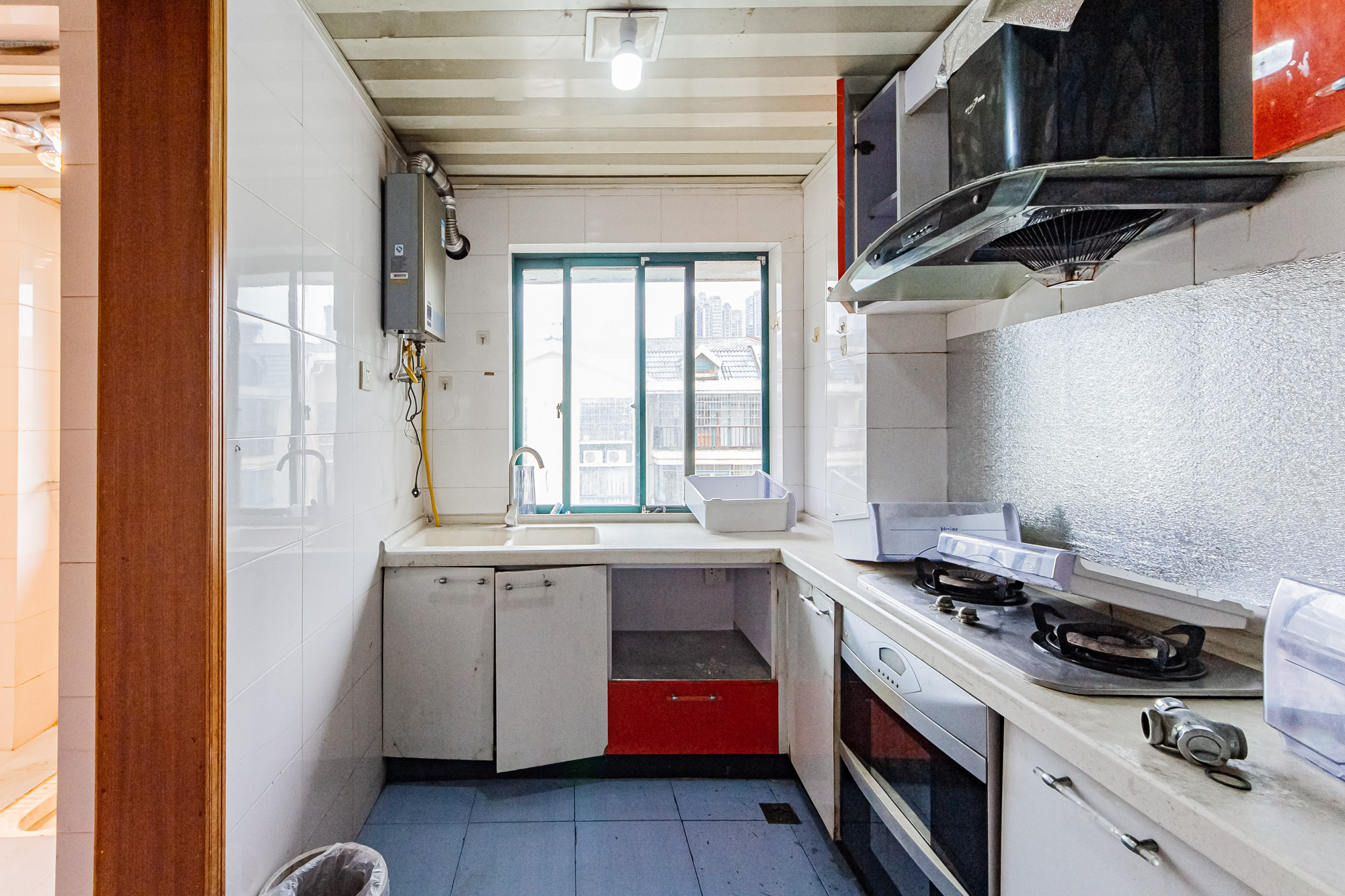 金帆江滨玫瑰园 3室2厅1卫 68.0万 金帆江滨玫瑰园 3室2厅1卫 68.0万厨房