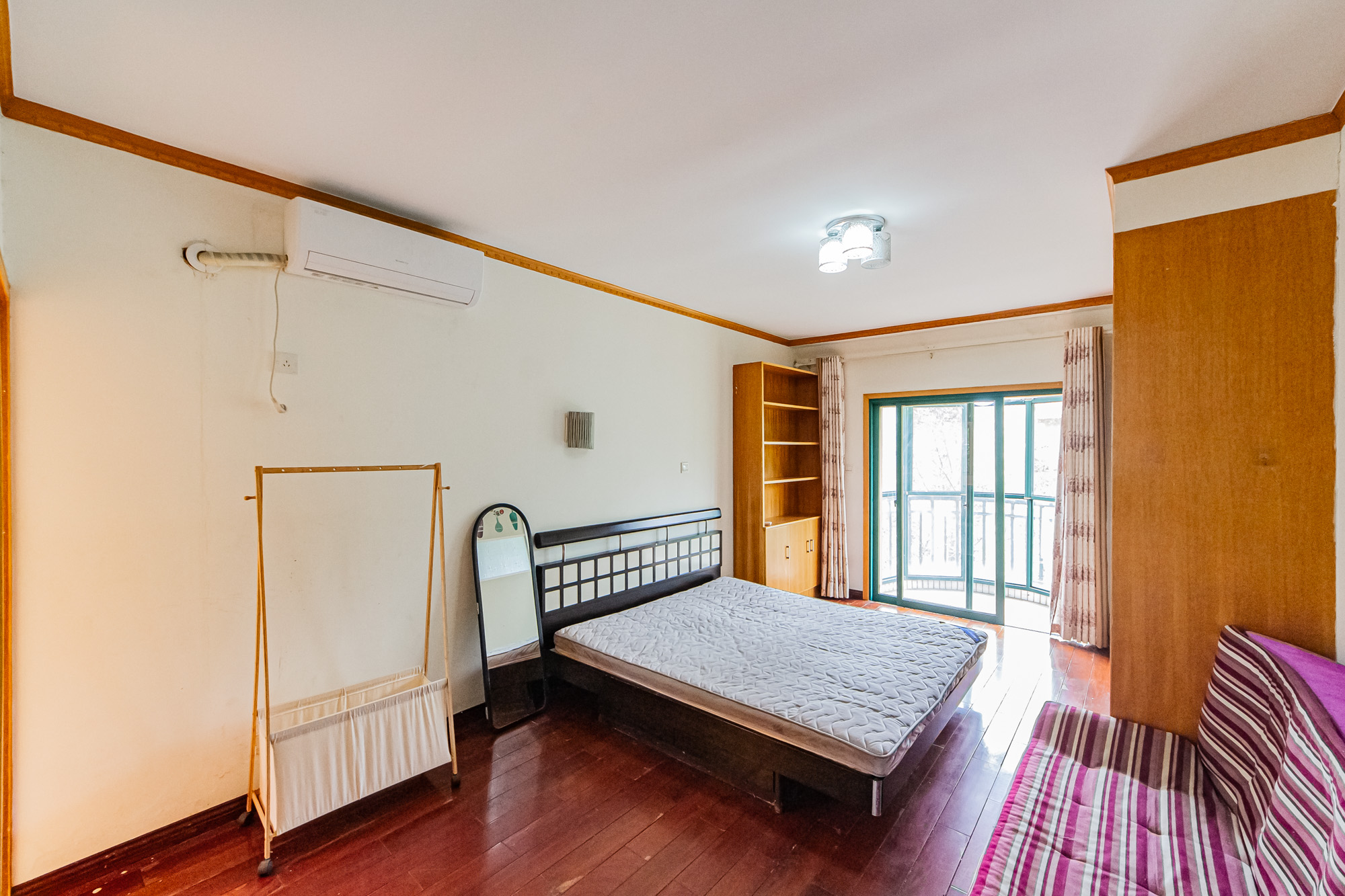 金帆江滨玫瑰园 3室2厅1卫 68.0万 金帆江滨玫瑰园 3室2厅1卫 68.0万卧室